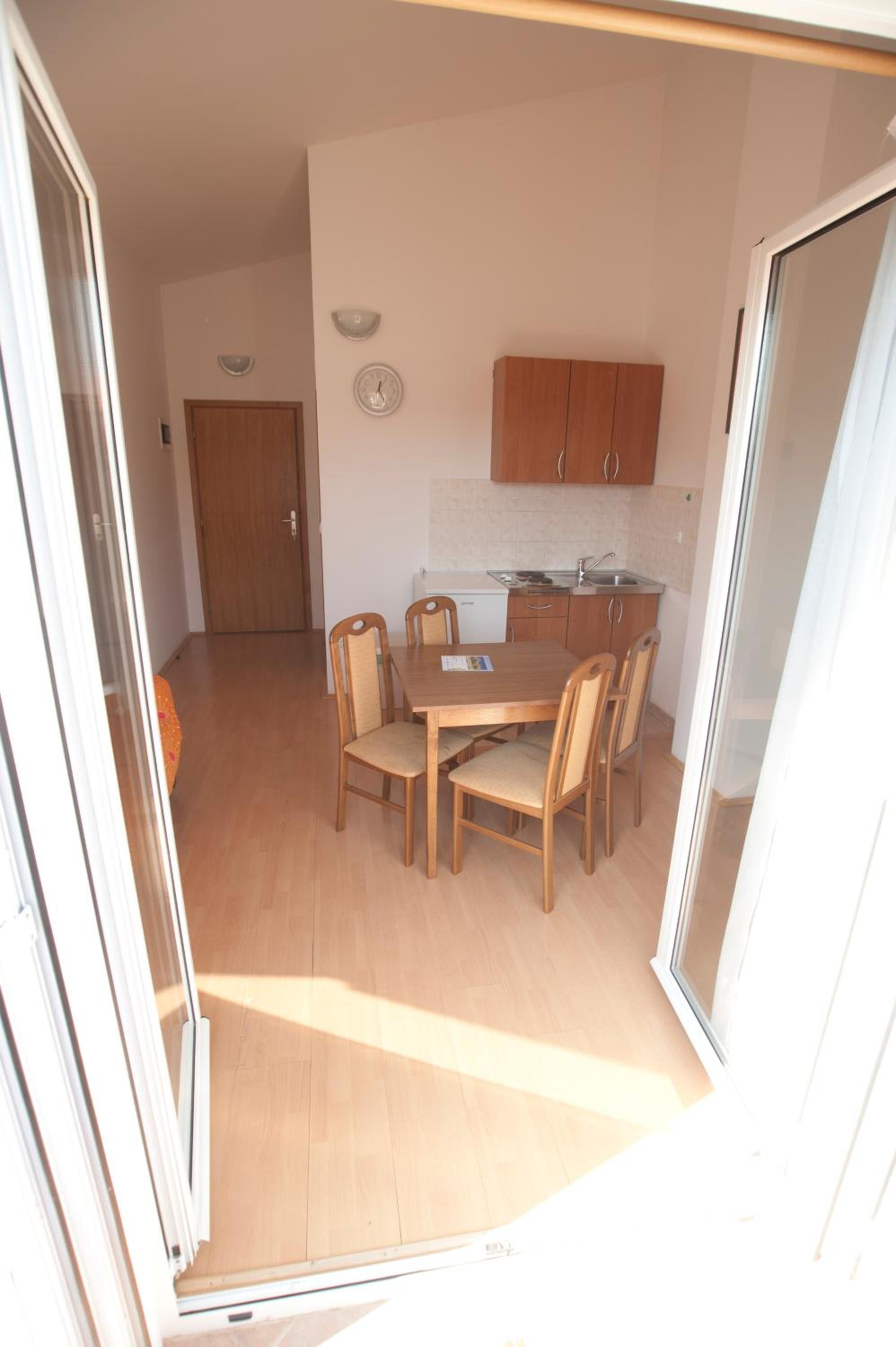 One-Bedroom Apartment with Balcony - Photo 2