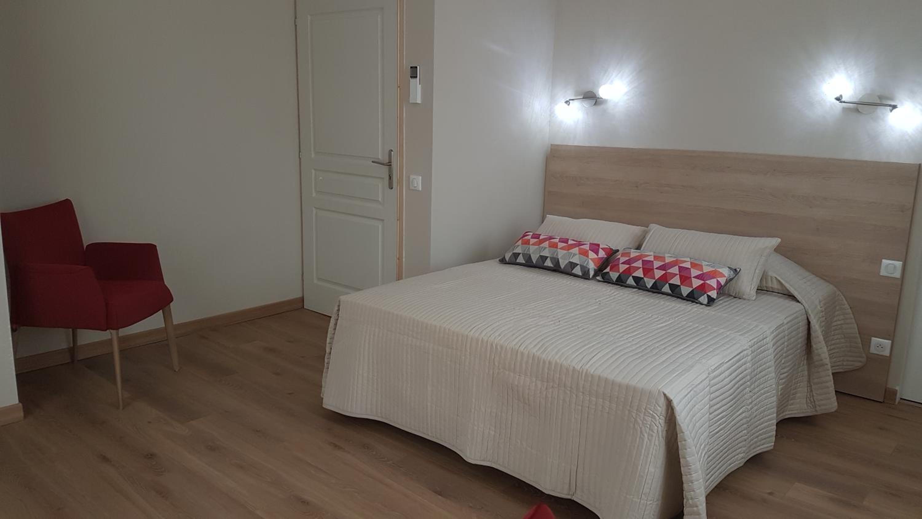 Superior Double Room With Terrace or Balcony - Photo 6