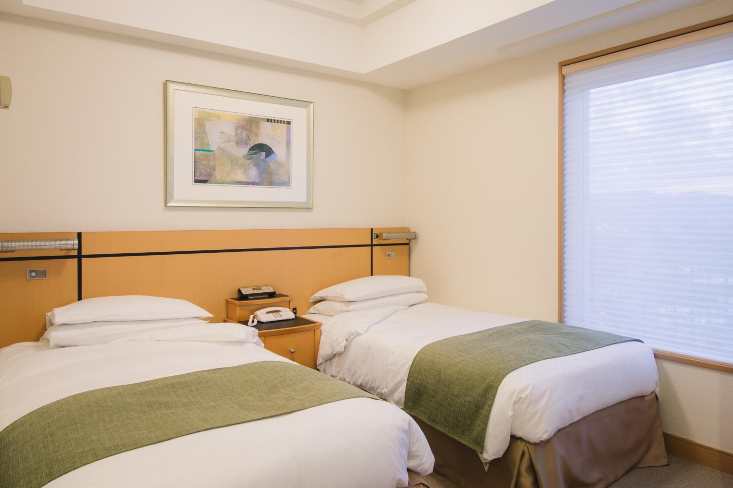 Economy Twin Room - Non-Smoking - Photo 8