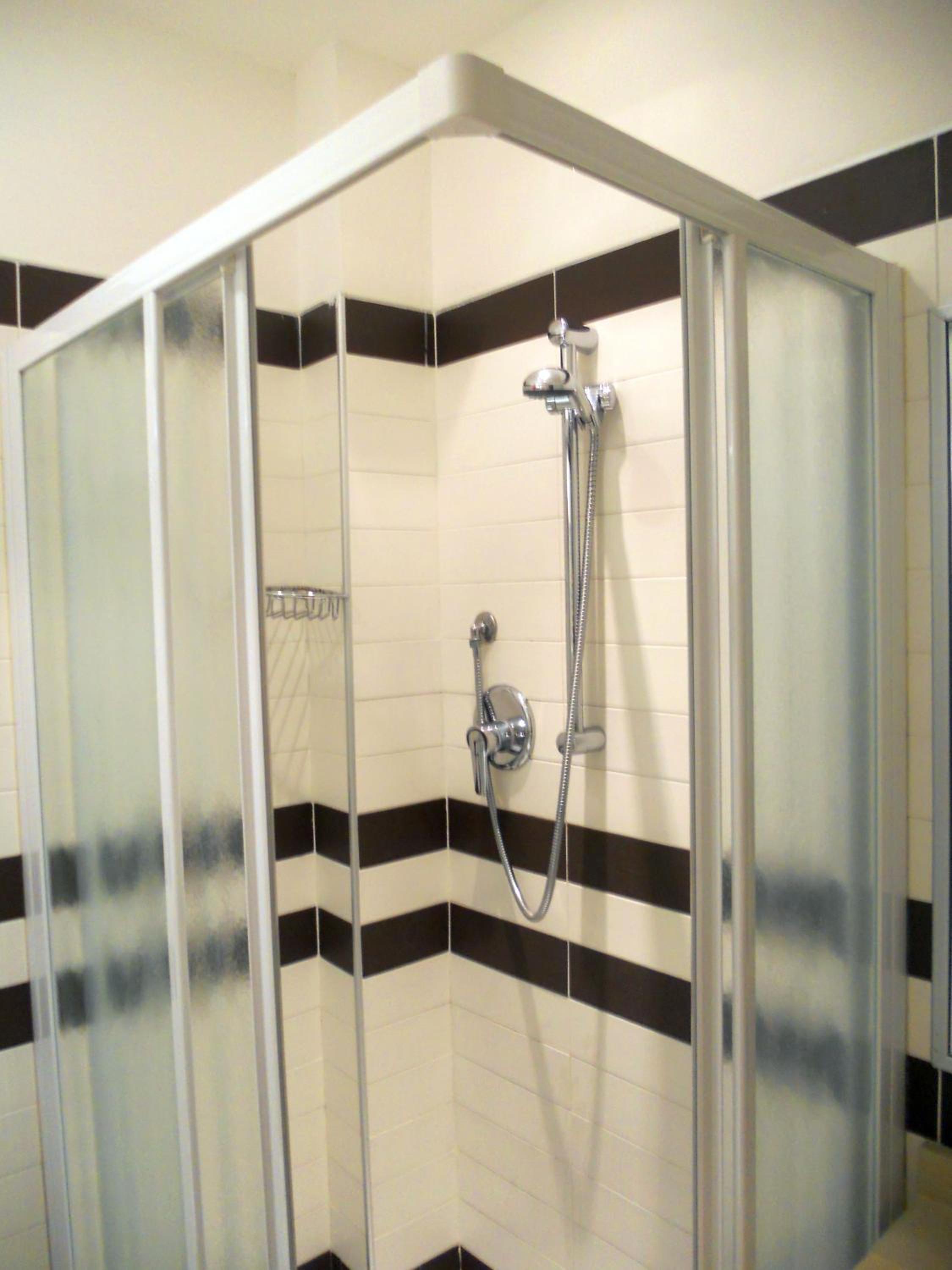 Classic Double or Twin Room - Photo 6