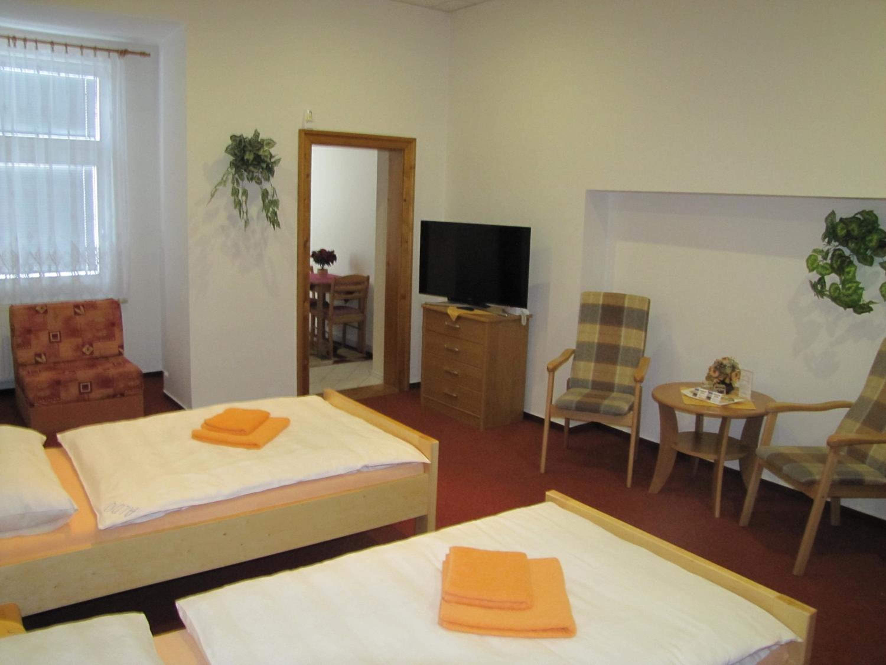 Twin Room with Bathroom photo 2