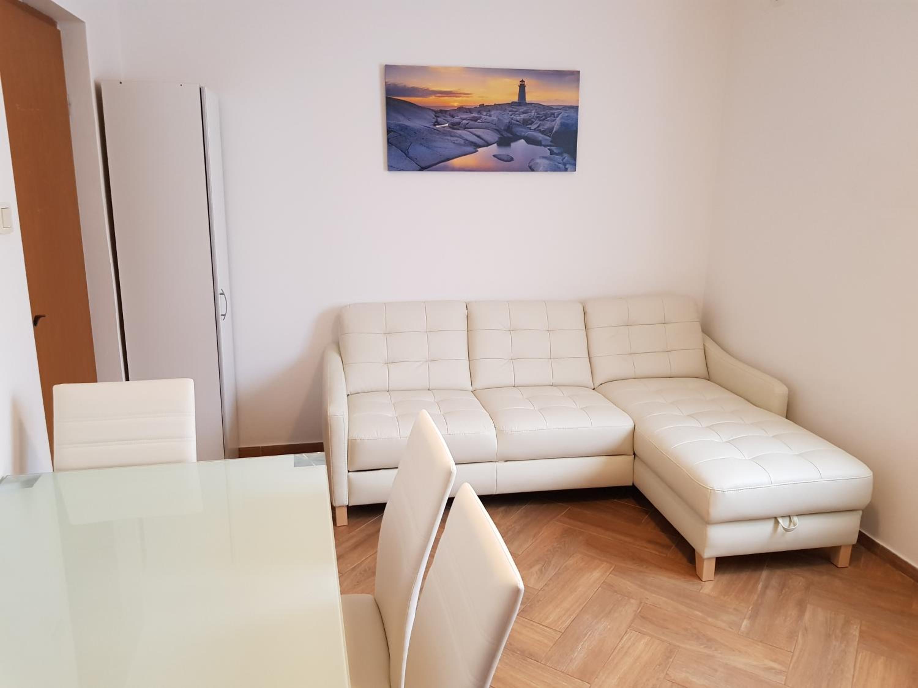 Apartment 3 - Photo 4