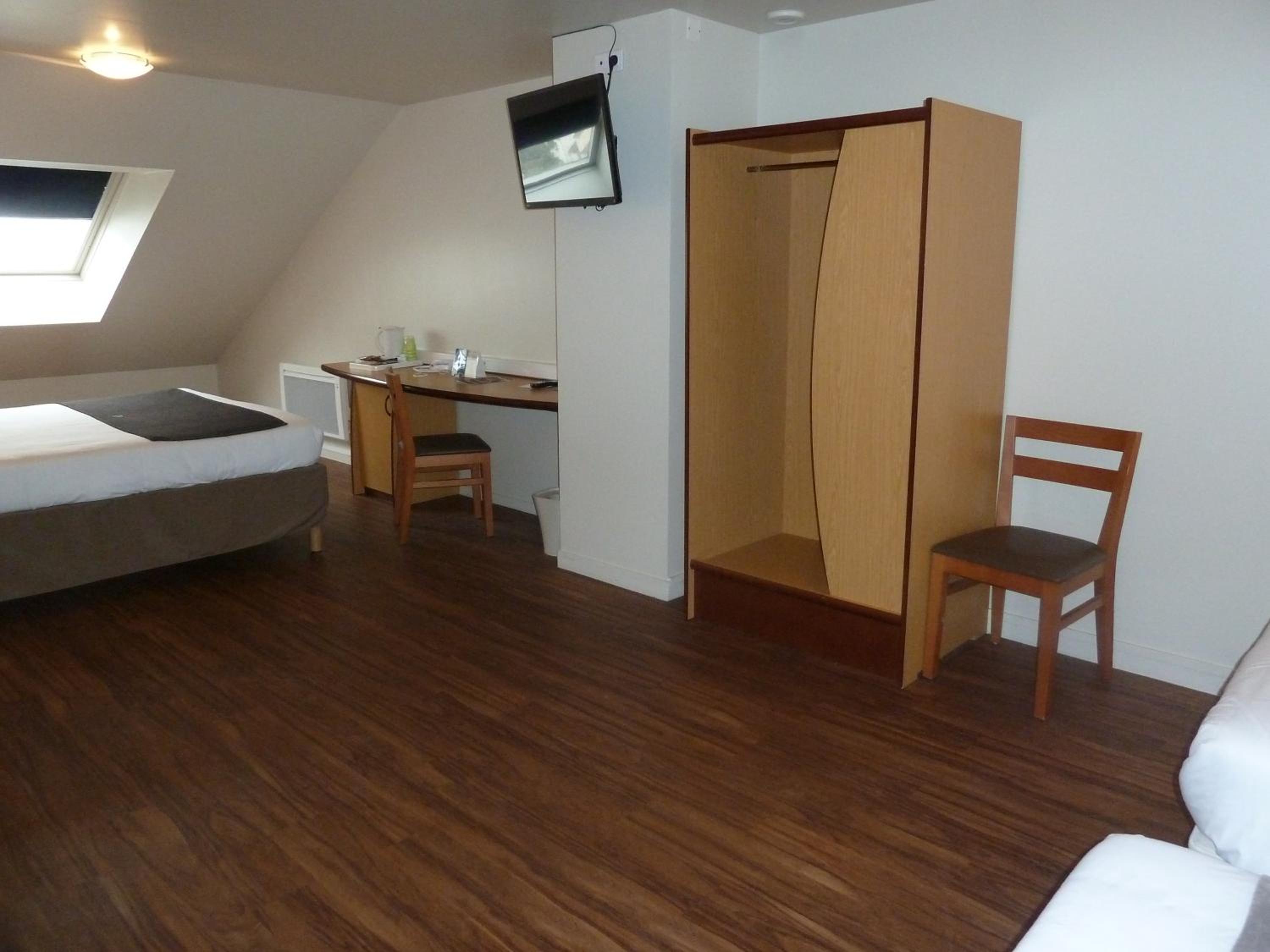 Double Room - Photo 17
