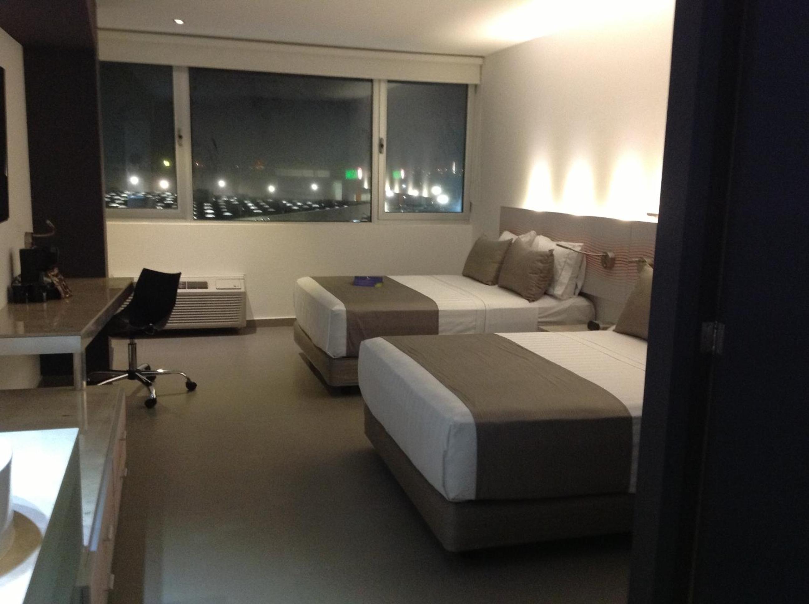 Double Room with Two Double Beds With Street View photo 3