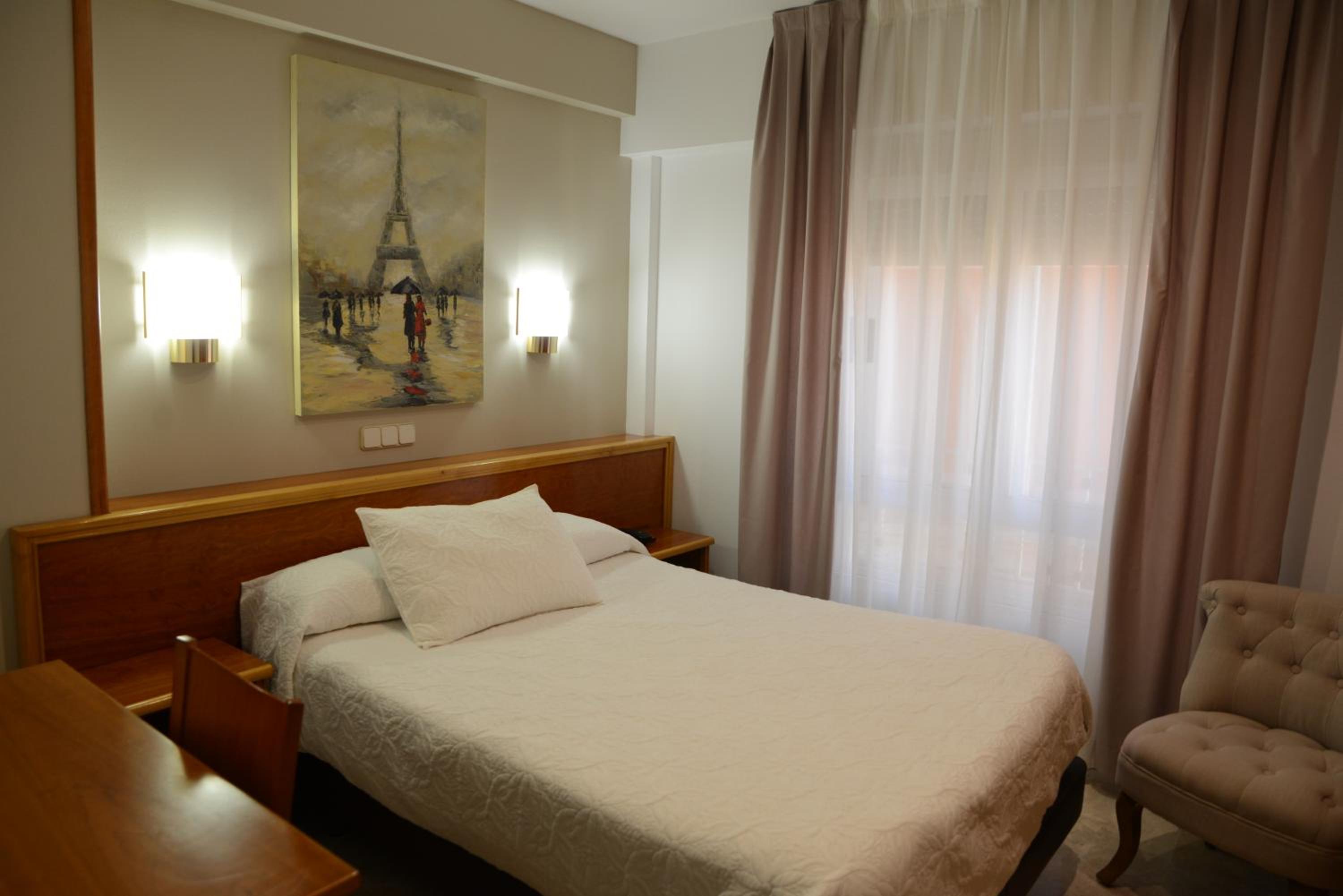 Single Room photo 2