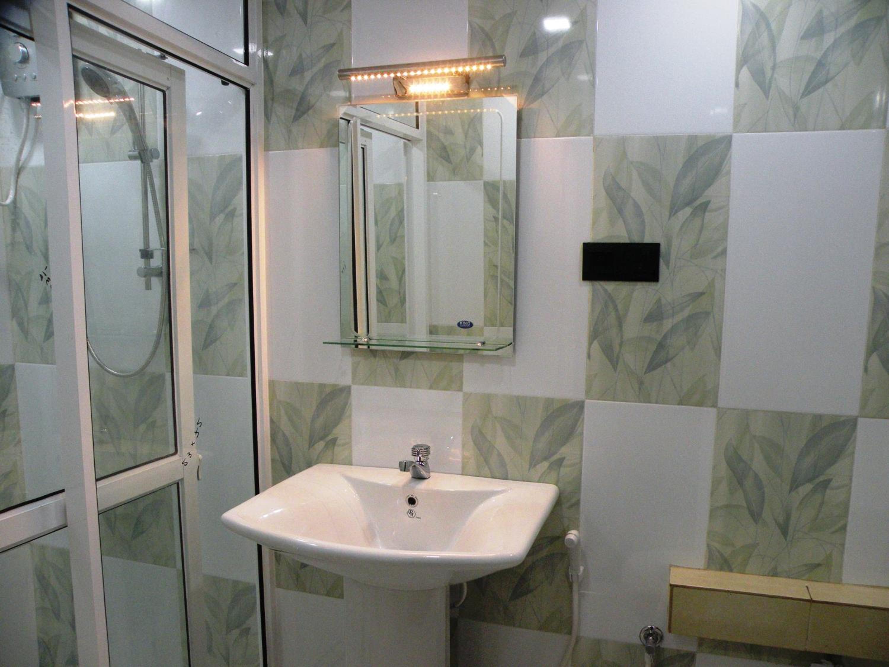 Double or Twin Room Special with Free Airport Pick Up