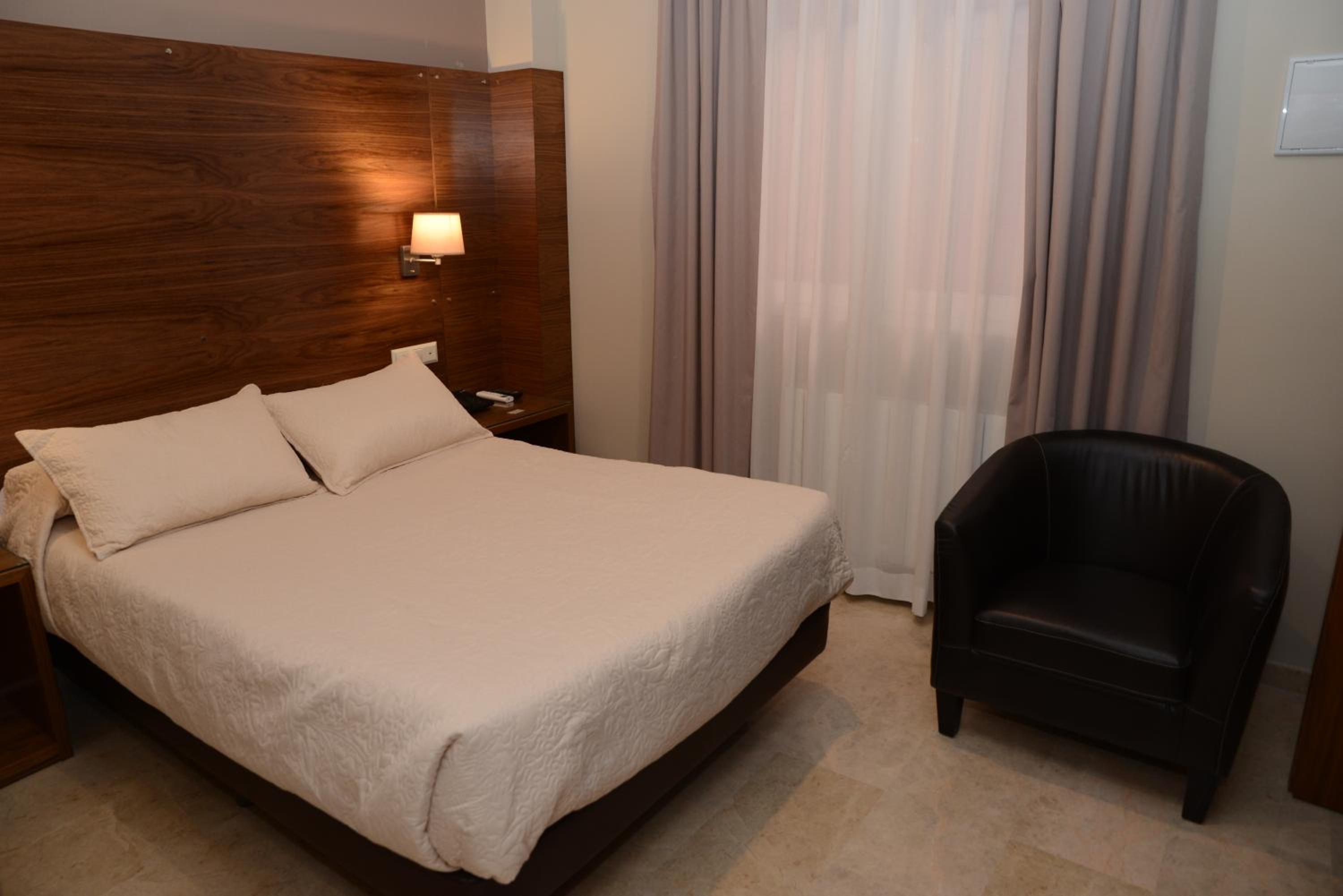 Double Room - Photo 1