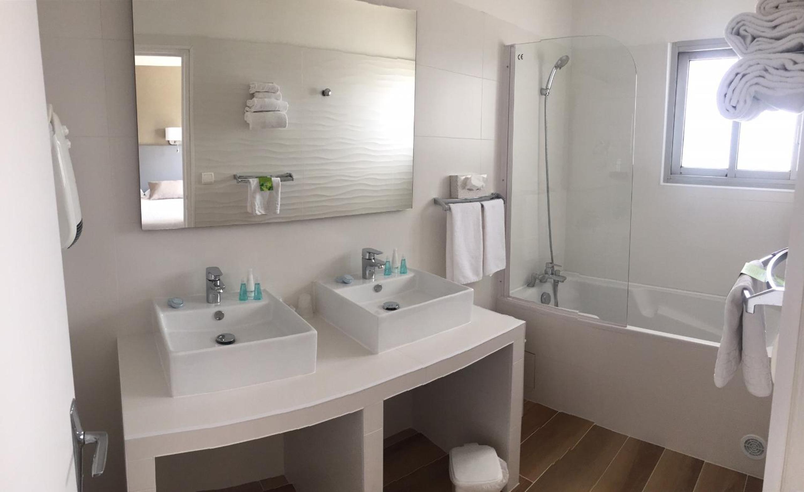 Family Junior Suite - Photo 13