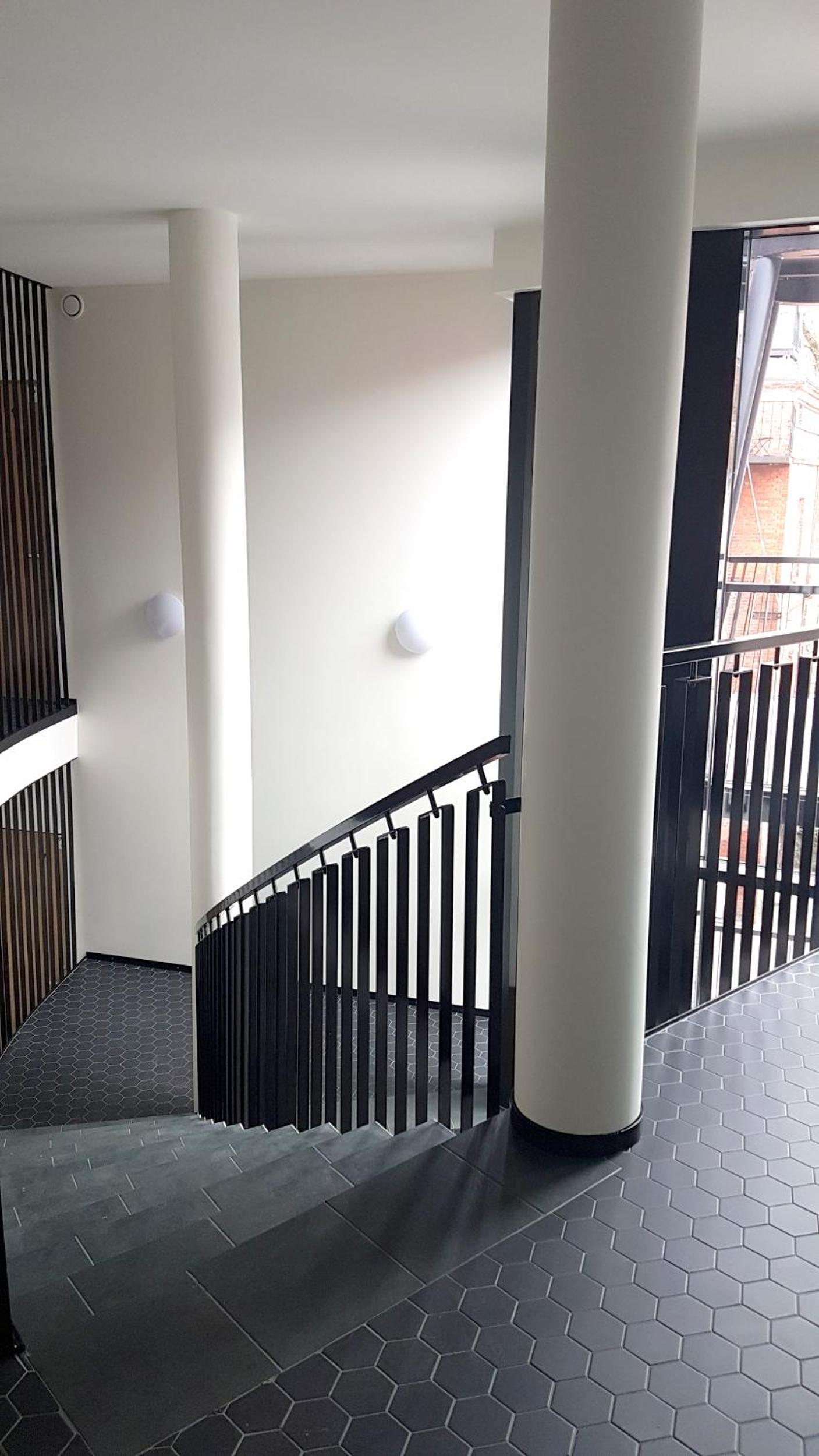 Apartment with Balcony - Photo 25
