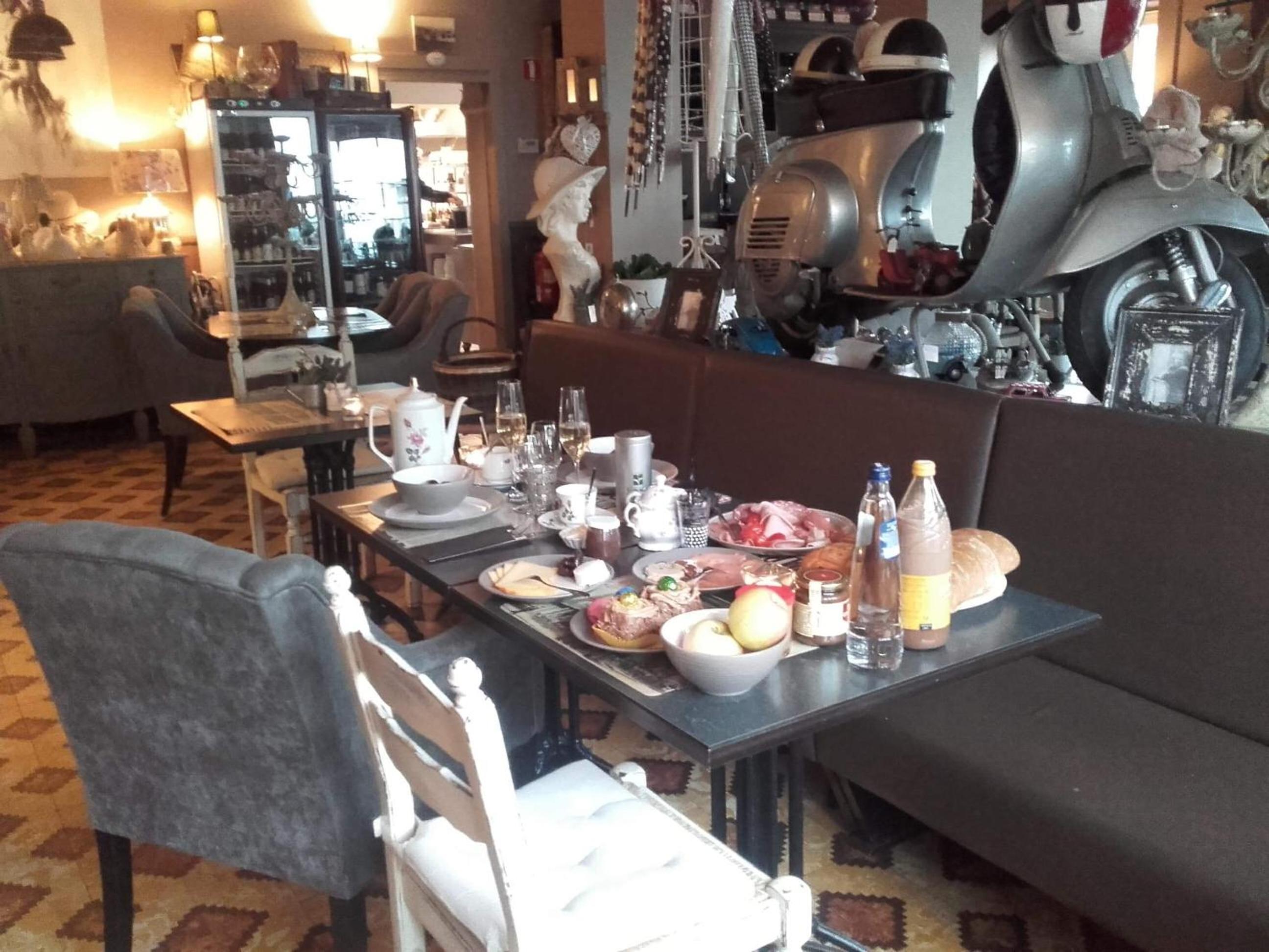 Suite - Photo 22
