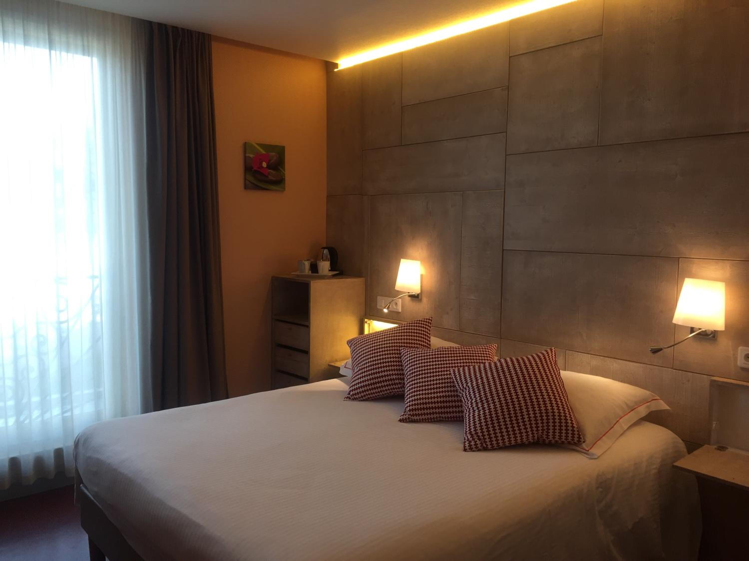 Double Room with Lake View - Photo 7