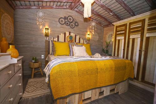 Tiki Lounge Garden - Chalet with Private Hot Tub photo 1