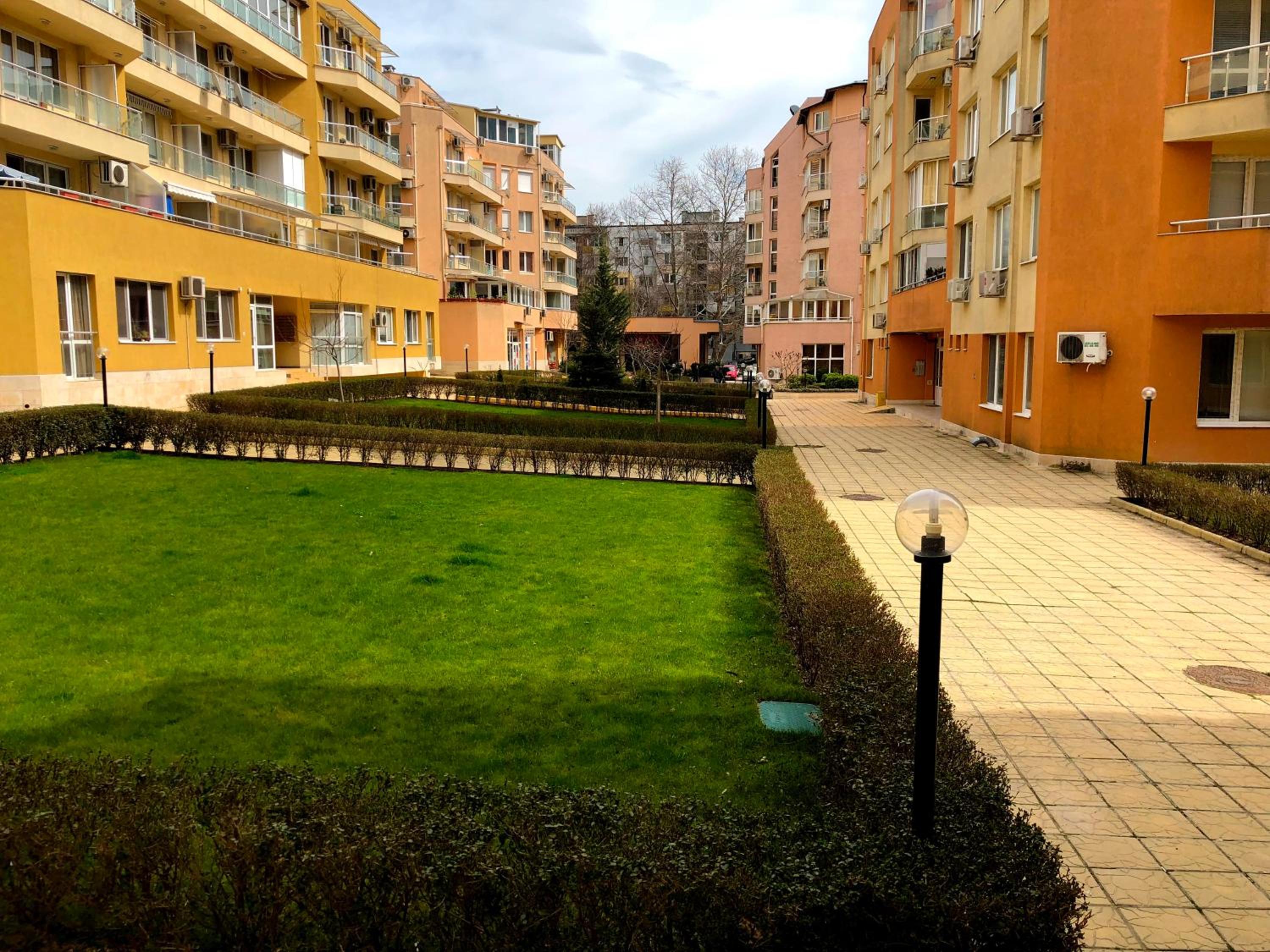 Apartment - Photo 11