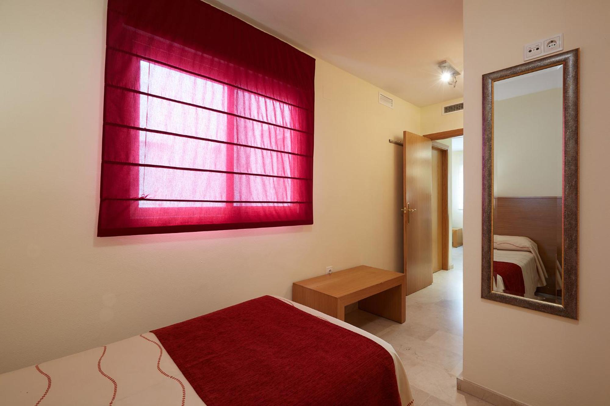 Standard One-Bedroom Apartment (2 Adults) - Photo 3