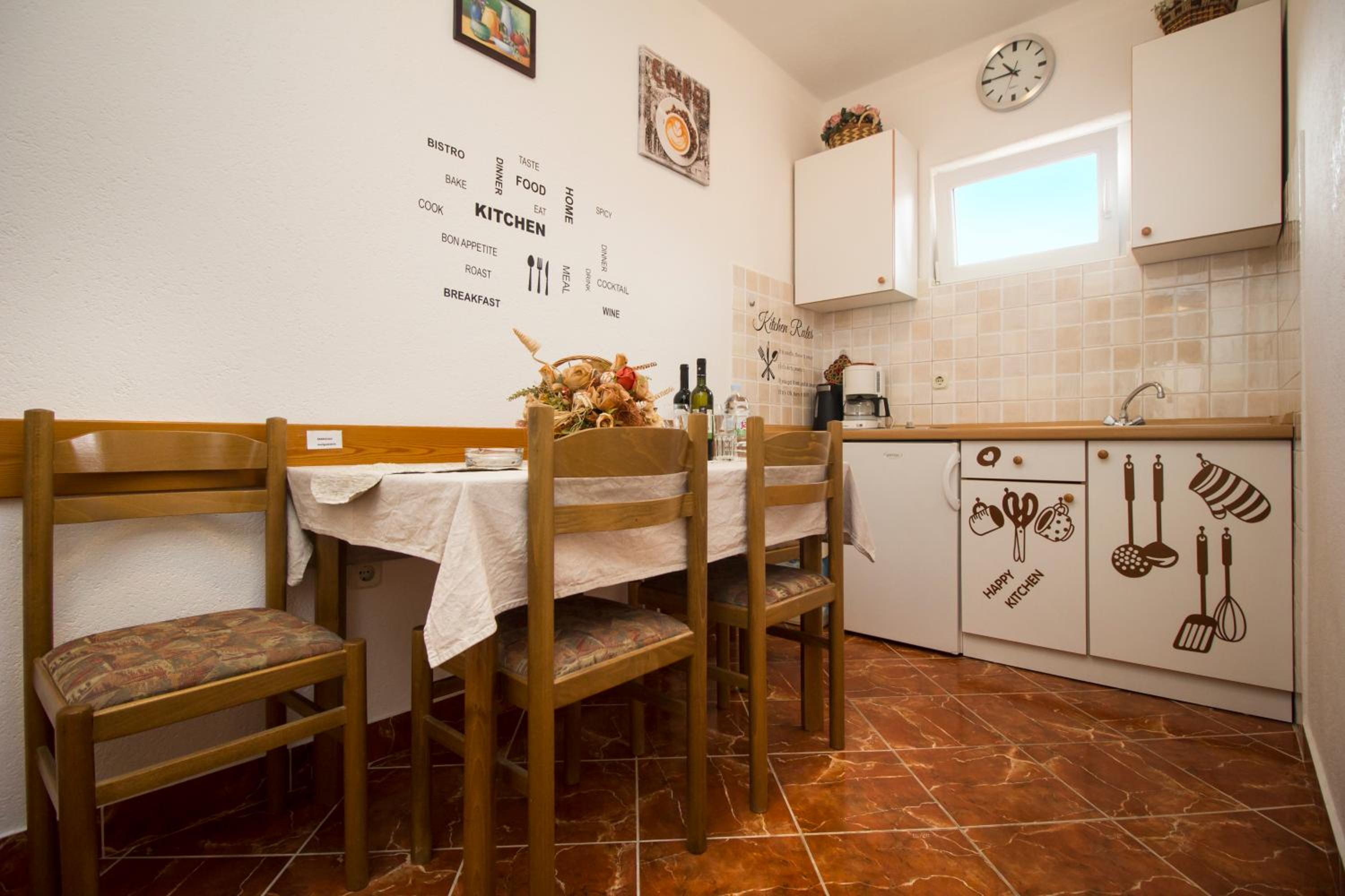 Two-Bedroom Apartment with Balcony photo 3