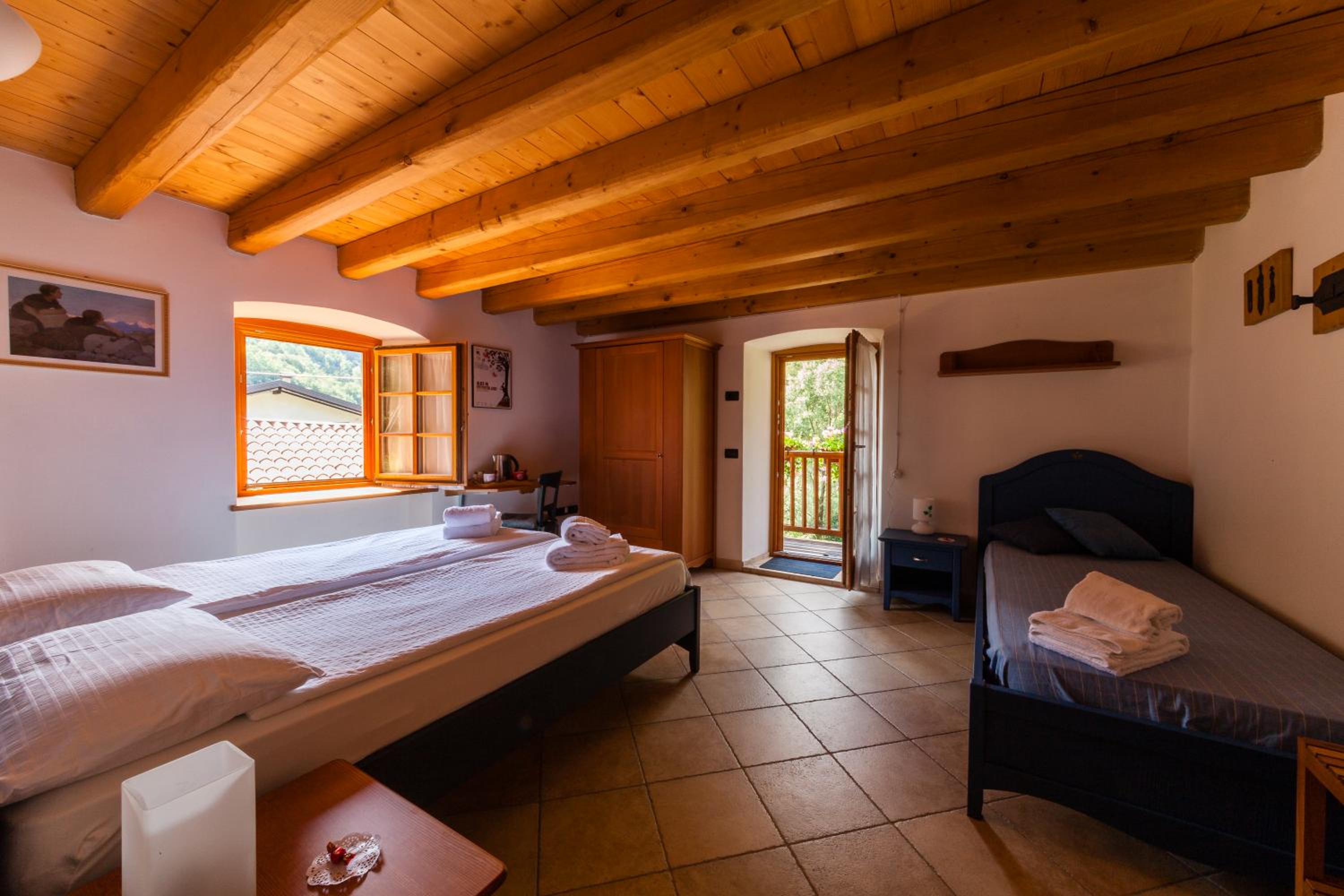 Double Room - Photo 23