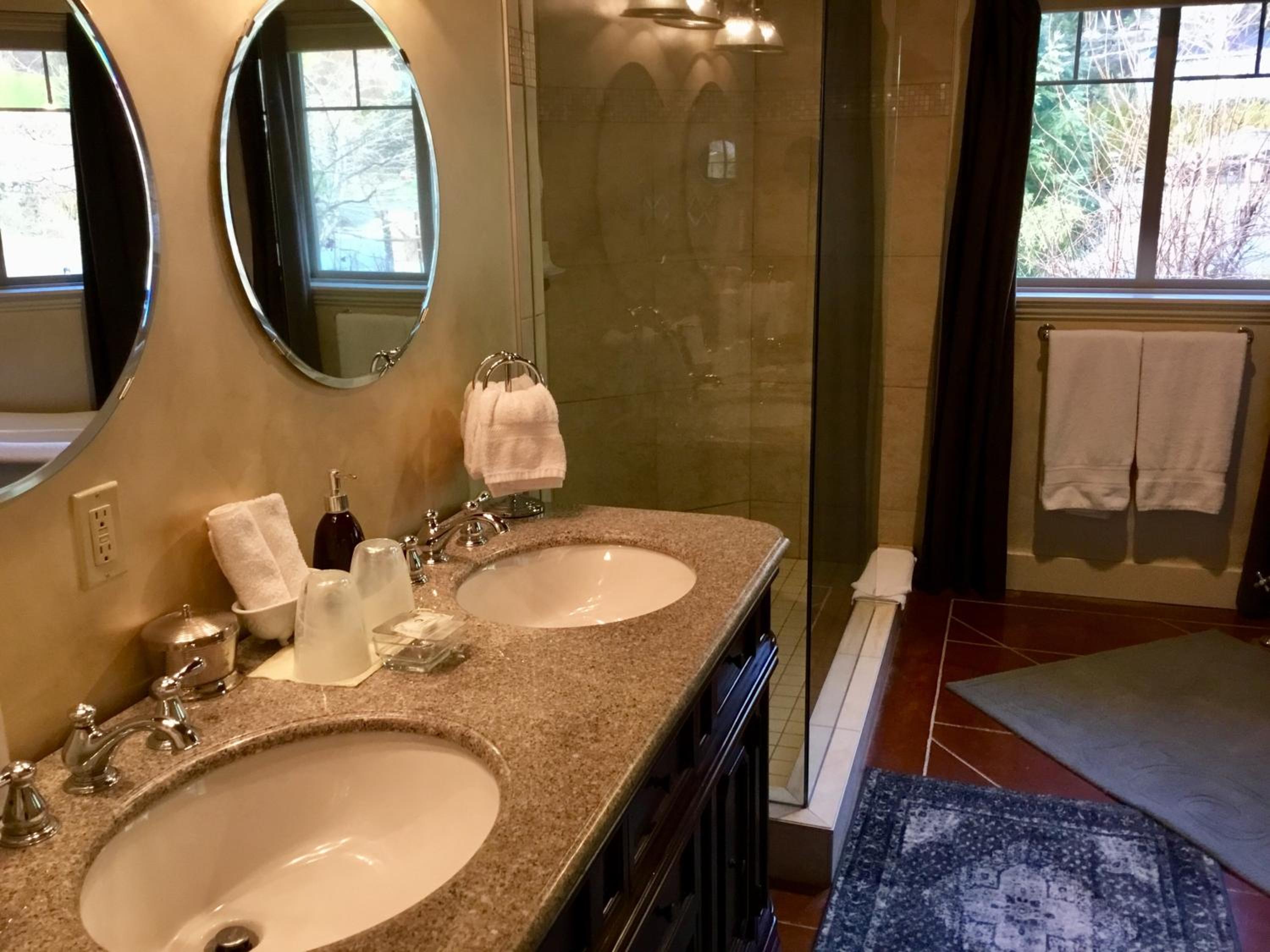 King Suite photo 3