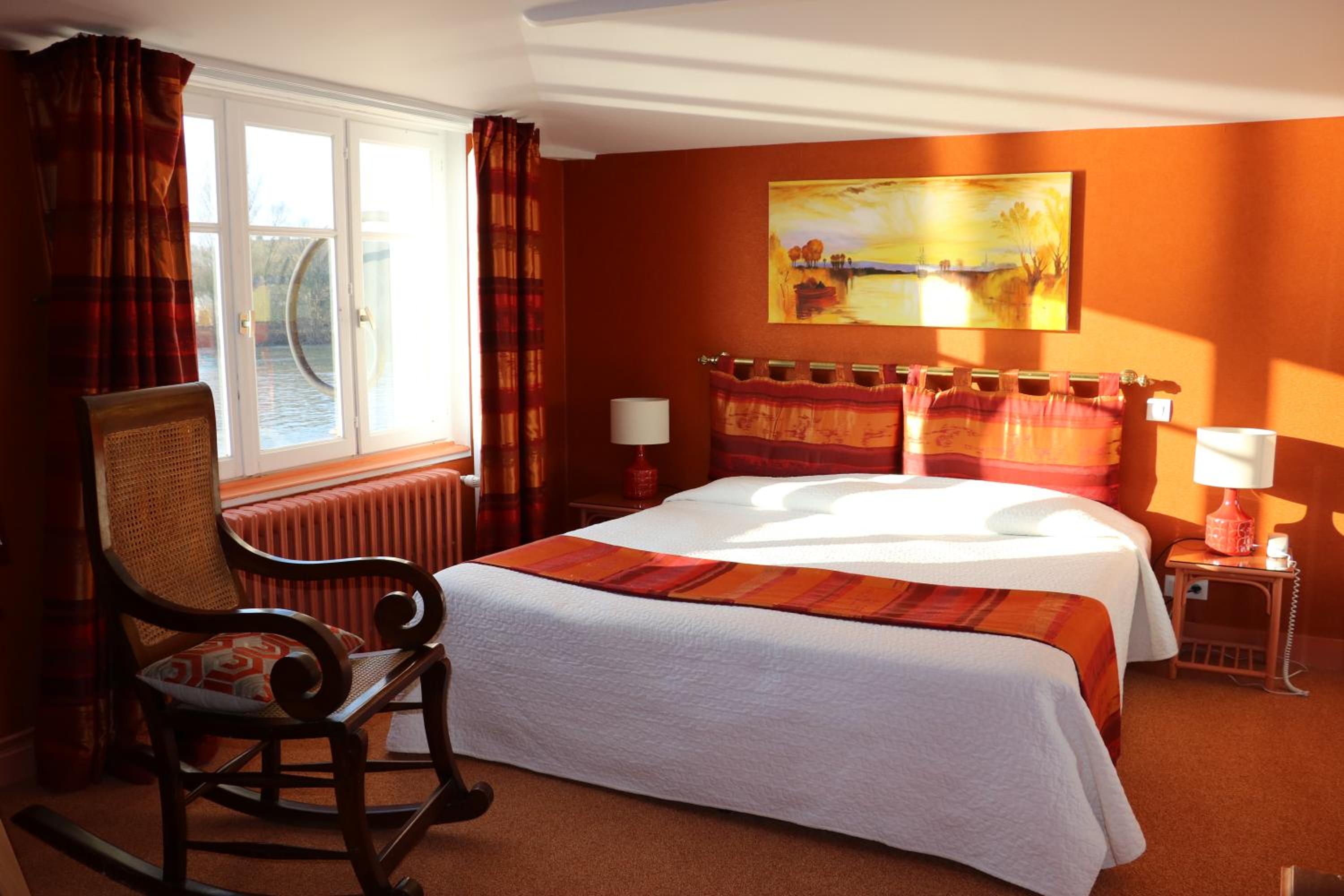 Junior Suite with Seine View - Photo 5