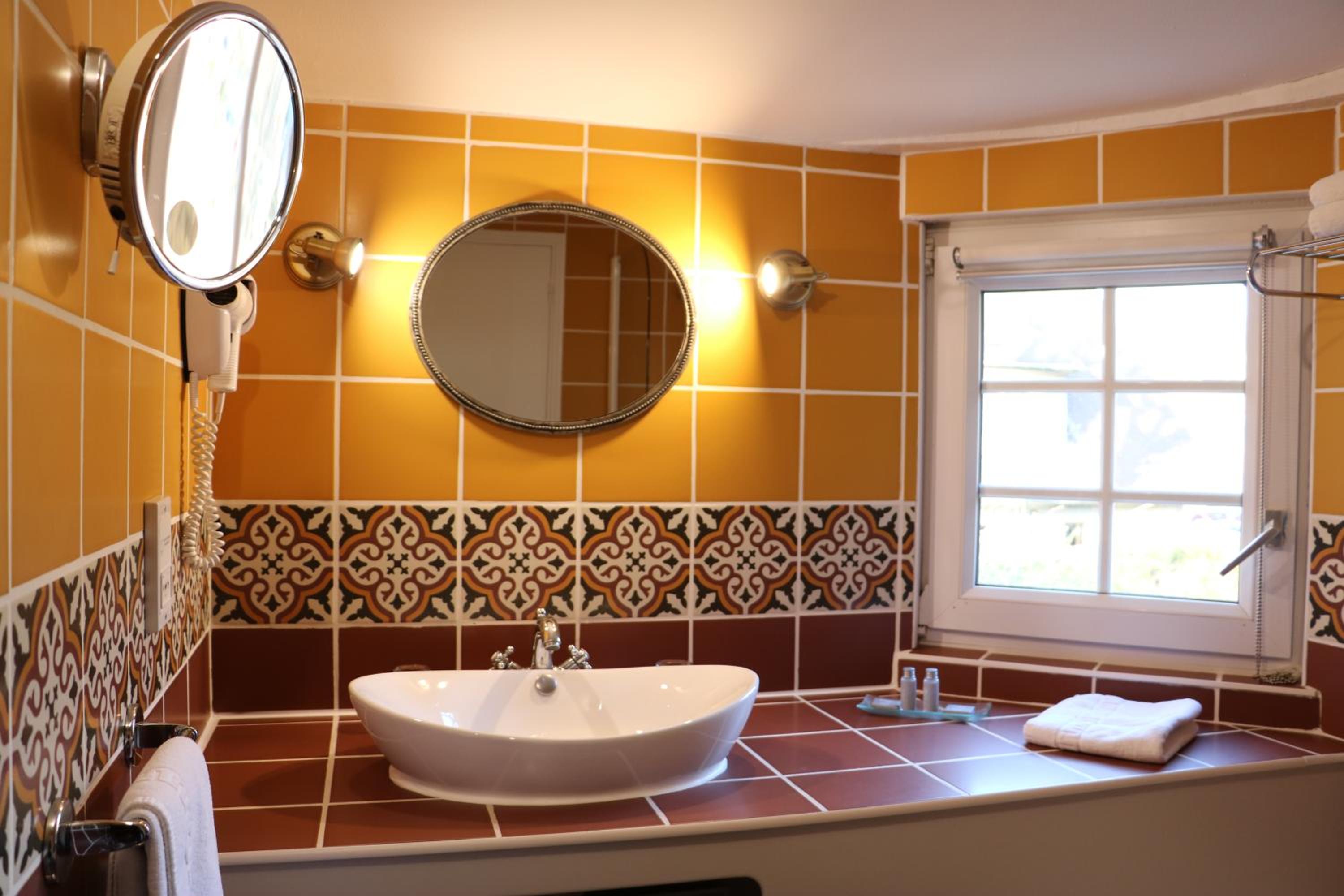 Junior Suite with Seine View - Photo 6