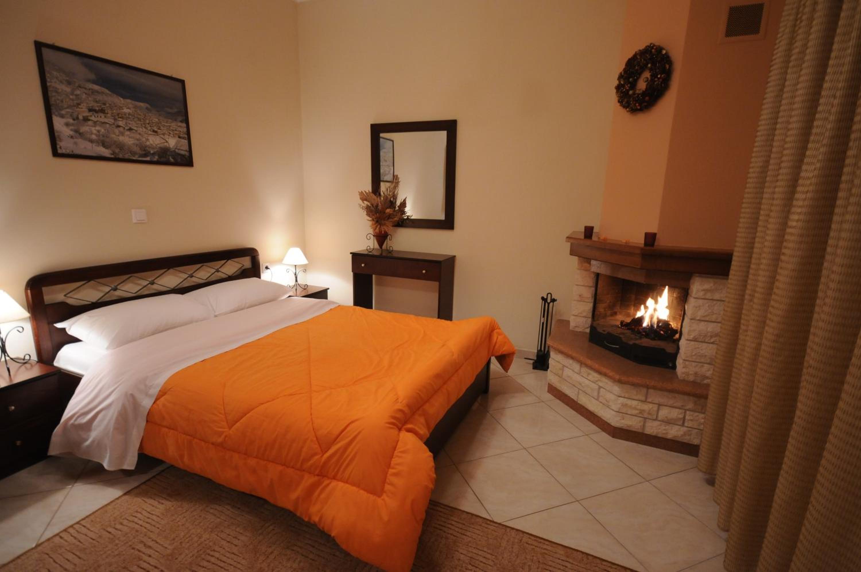 Superior Studio (2 Adults) with Fireplace photo 3
