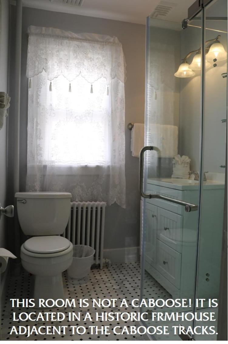 Farmhouse Small Suite - Photo 3