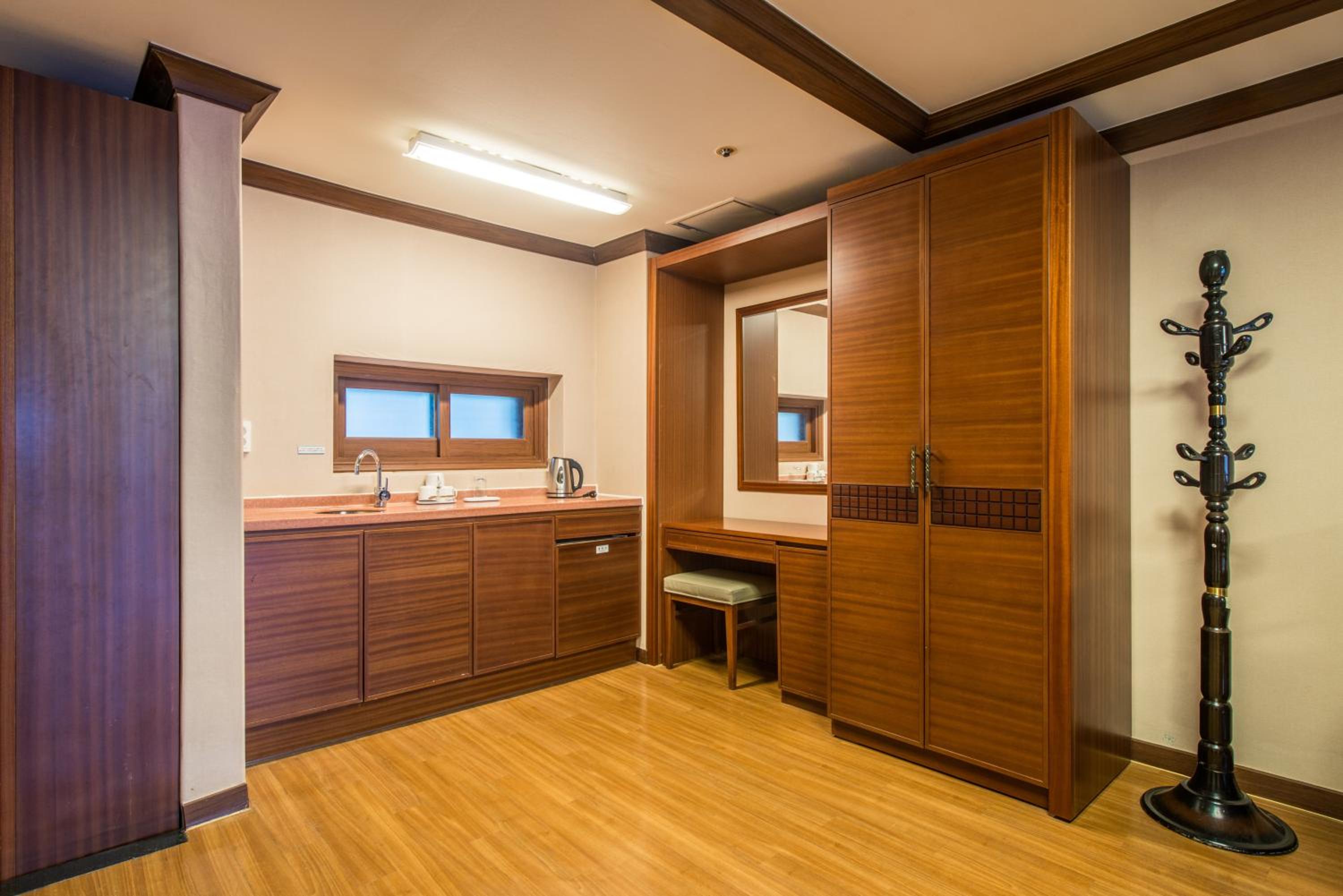 Hotel Family 30PY - Sauna & Jjimjil not Included photo 3