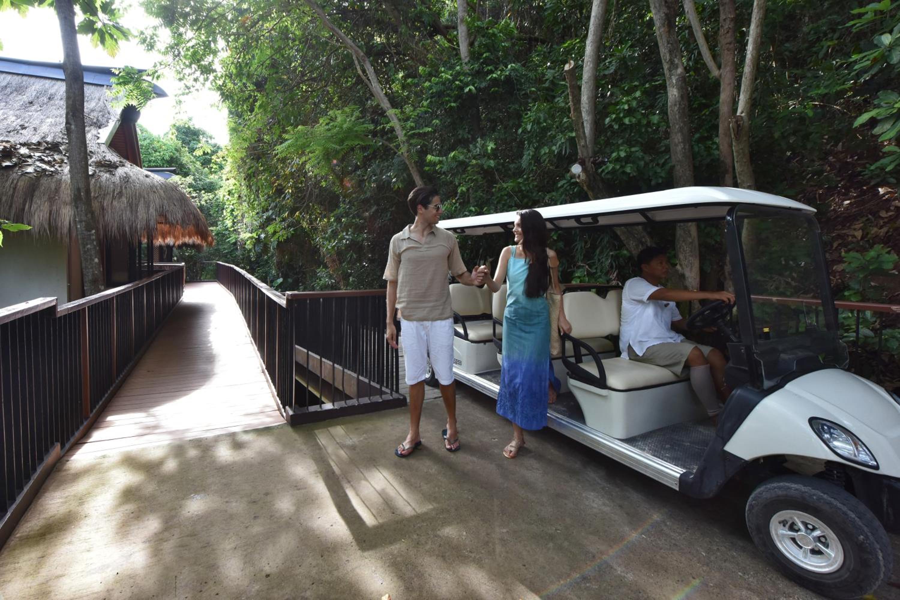 1 King Bed Canopy Villa, Forest View photo 2