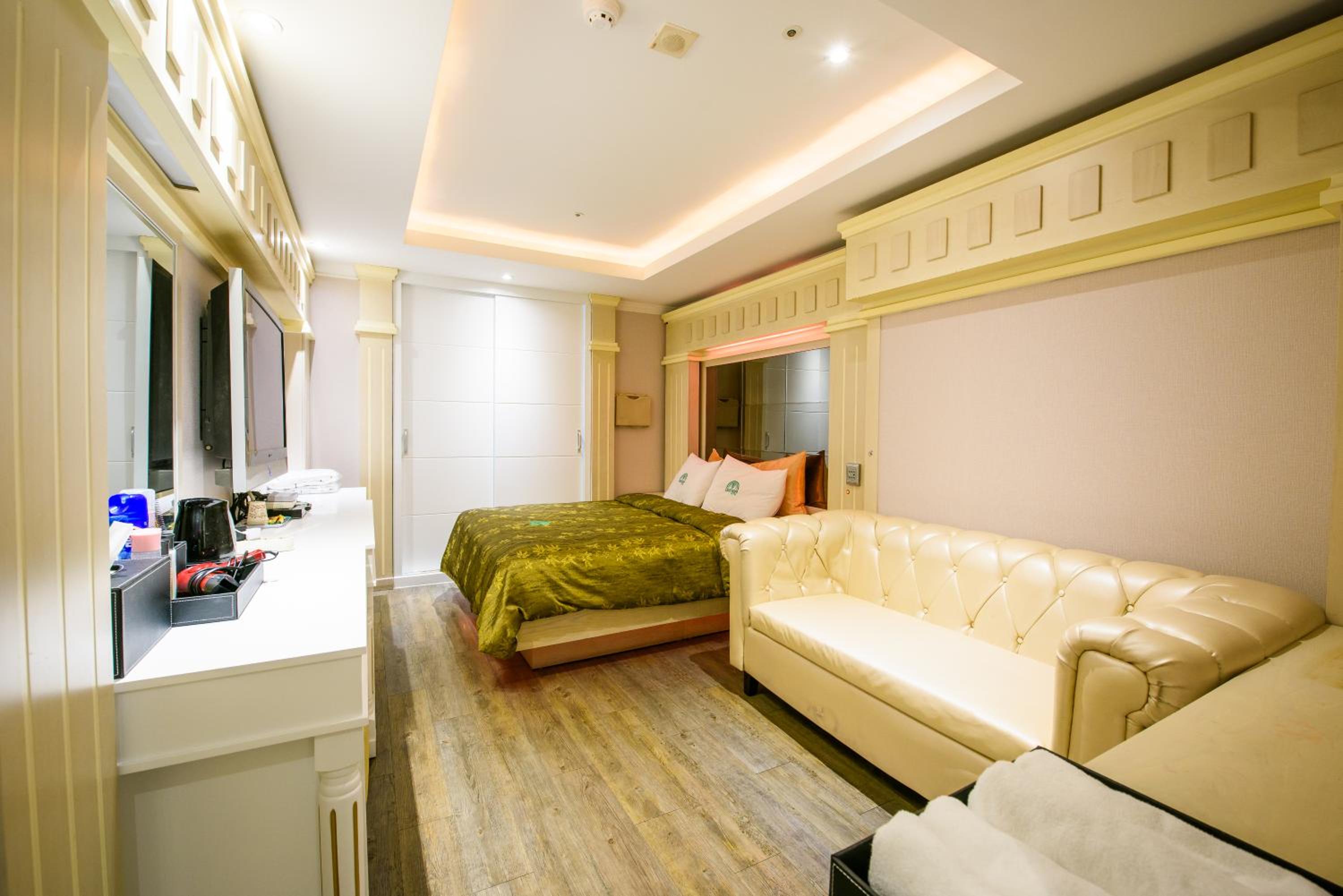 Standard Double Room photo 3