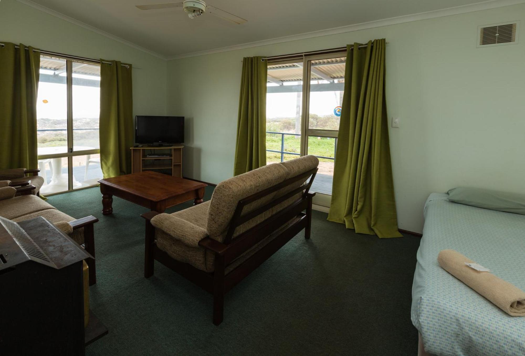 Two-Bedroom Beach Cottage photo 3