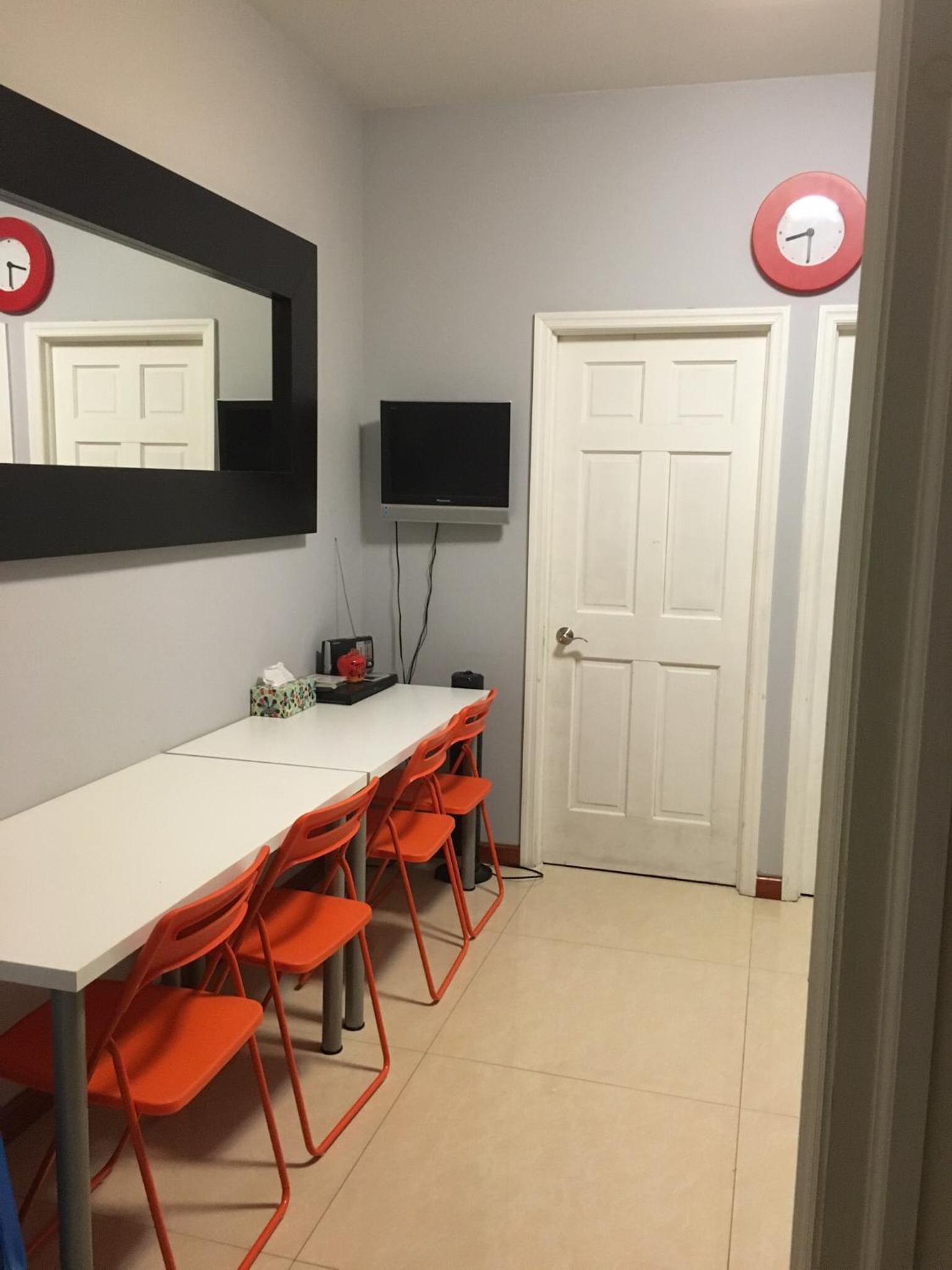 Double And Single Bed In A Bedroom, Three Bedroom Apartment Share photo 2