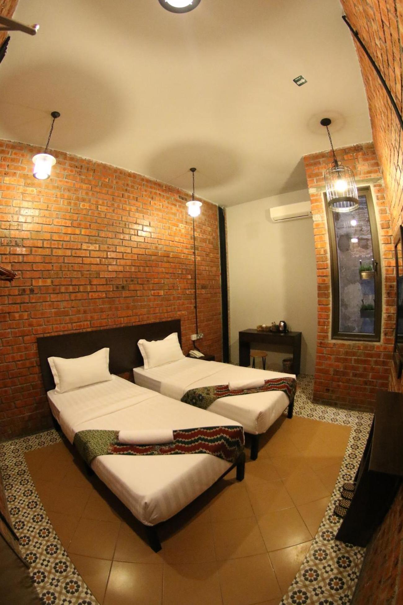 Twin Room with Shared Bathroom