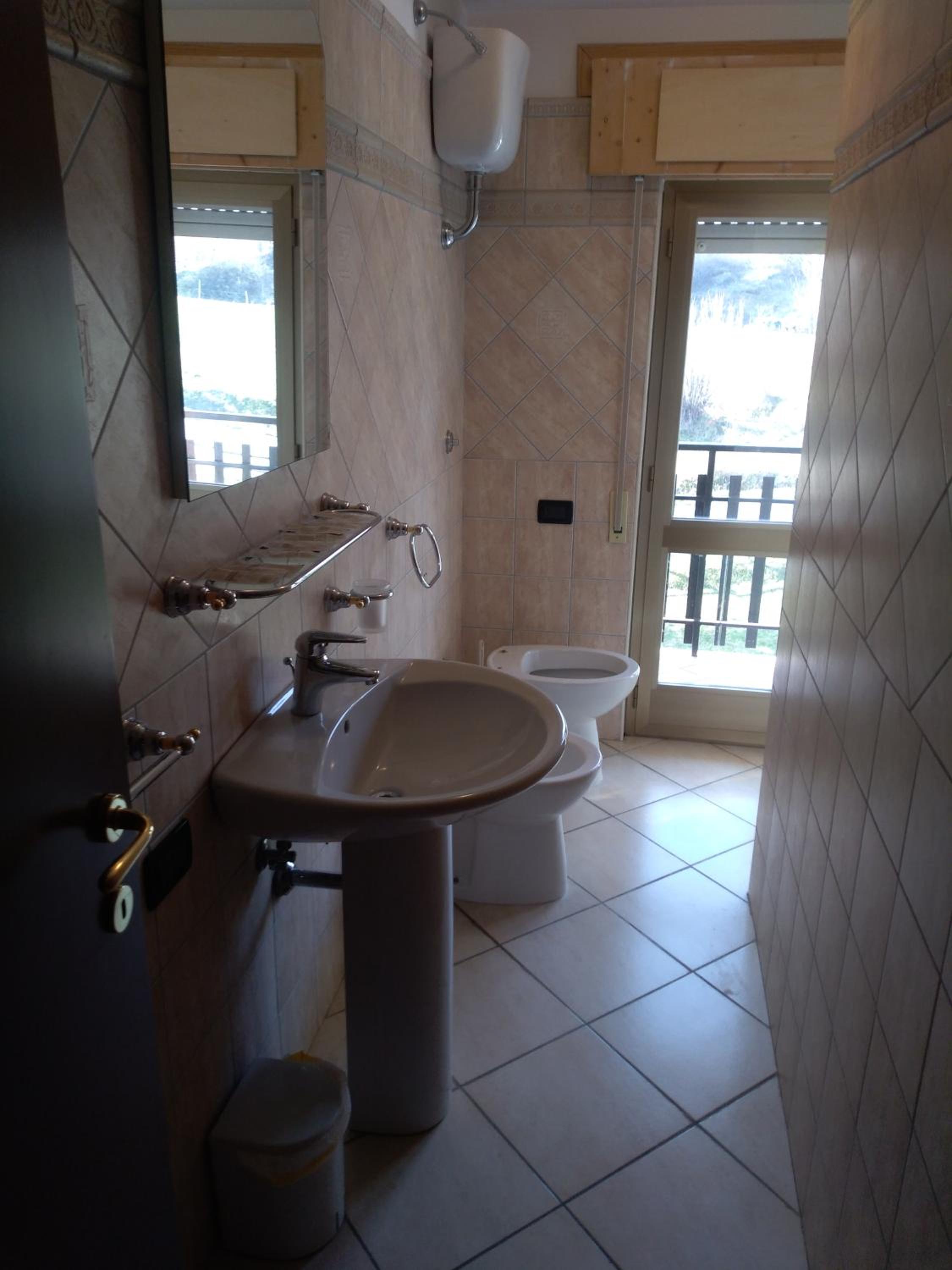 Deluxe Room (2 Adults + 1 Child) photo 2