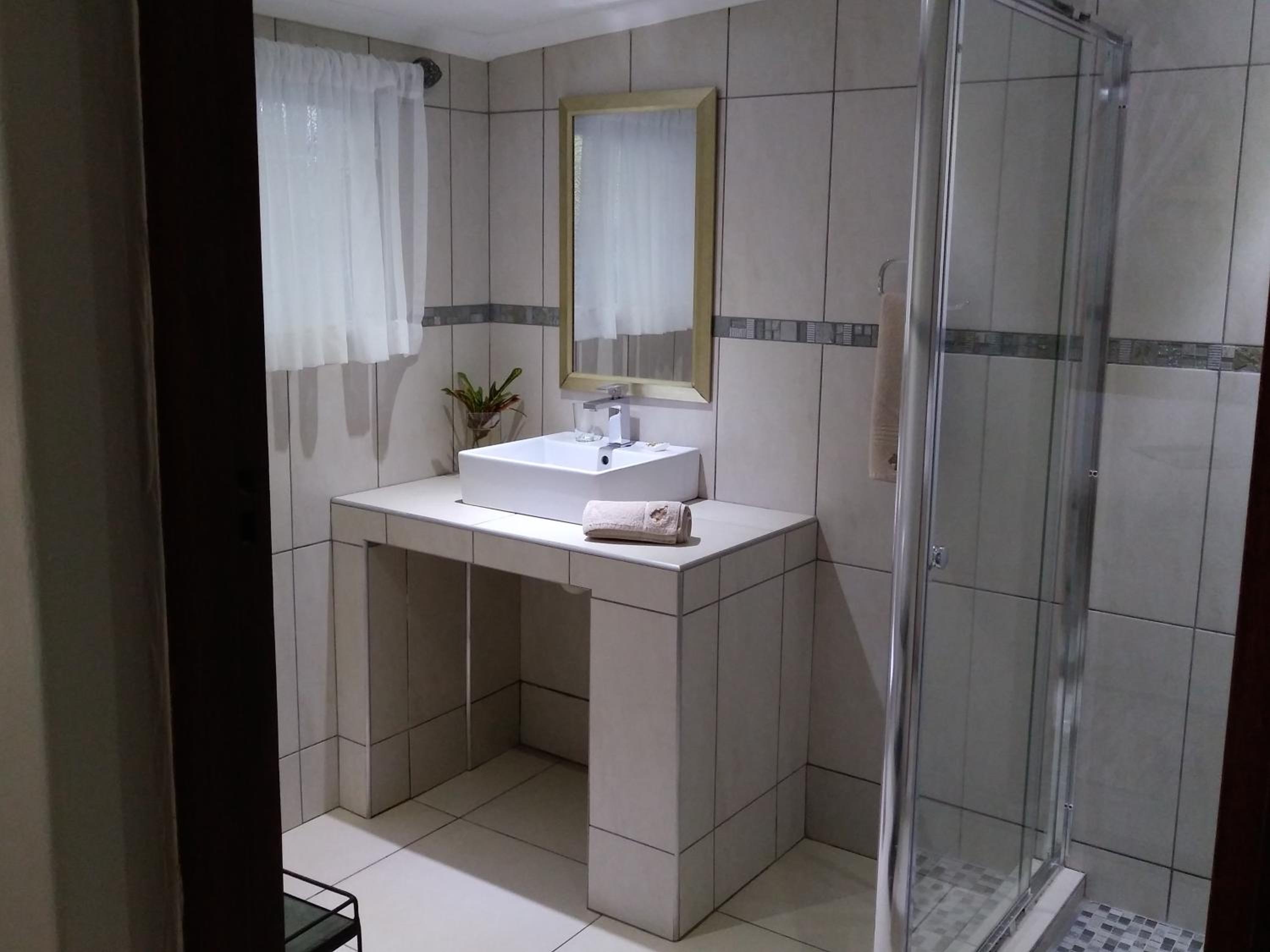 Luxury Triple Room with Patio photo 3
