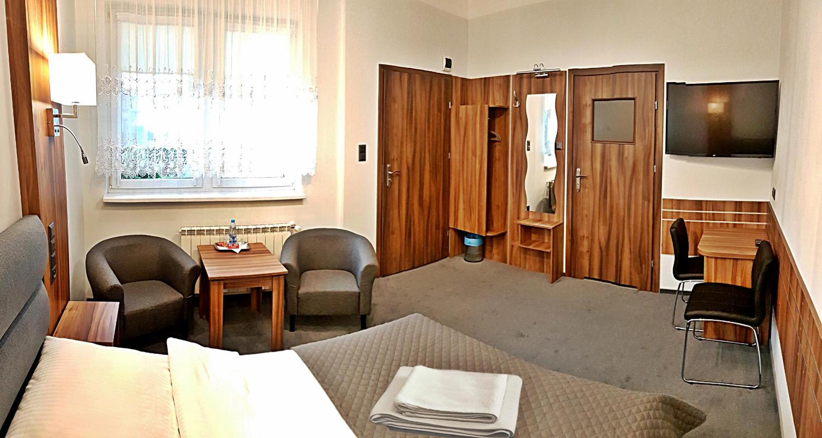 Double or Twin Room - Photo 14