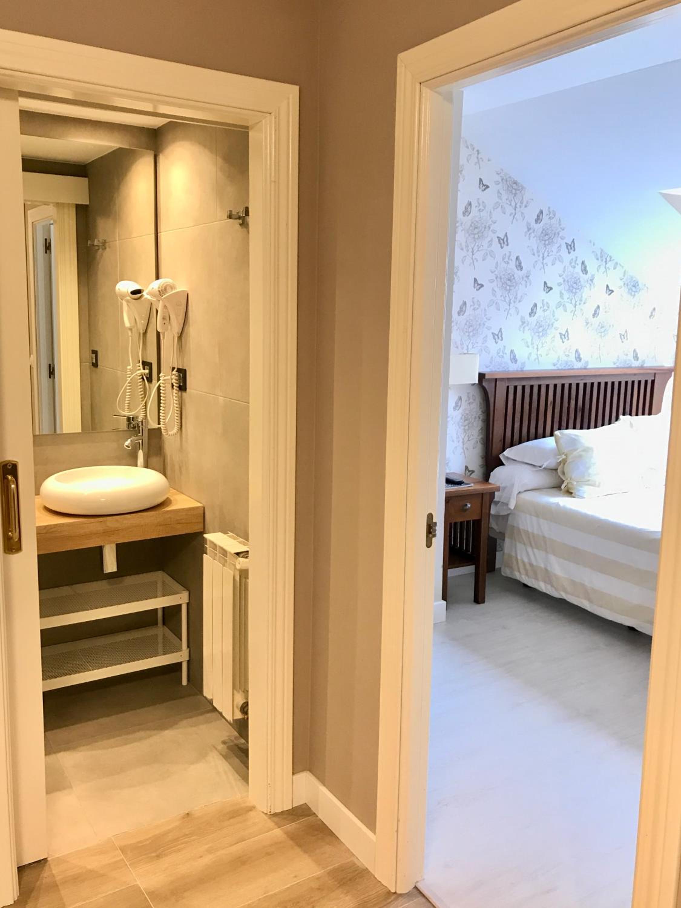 Two-Bedroom Apartment (4 Adults) photo 2
