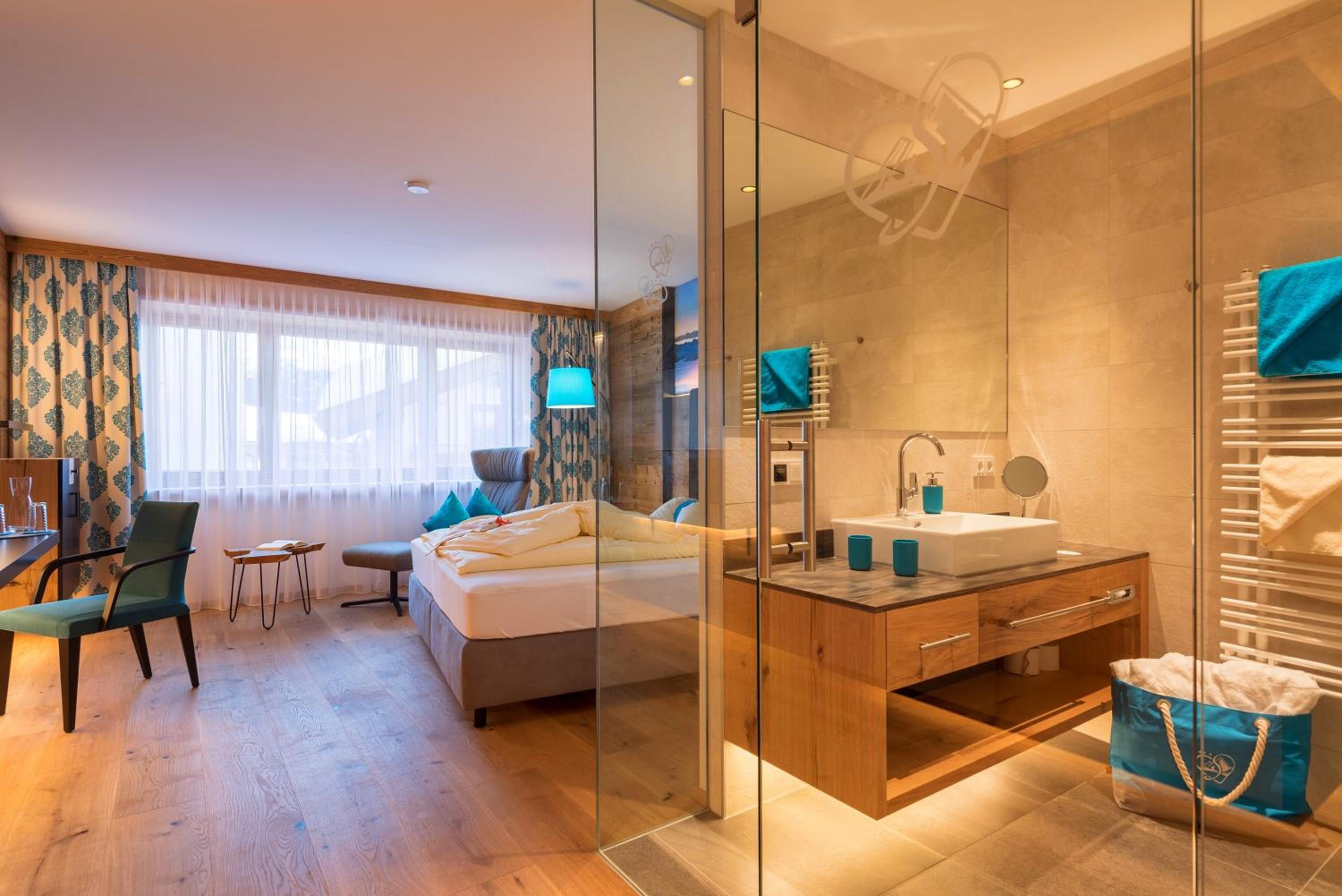 Deluxe Double Room with Shower photo 2