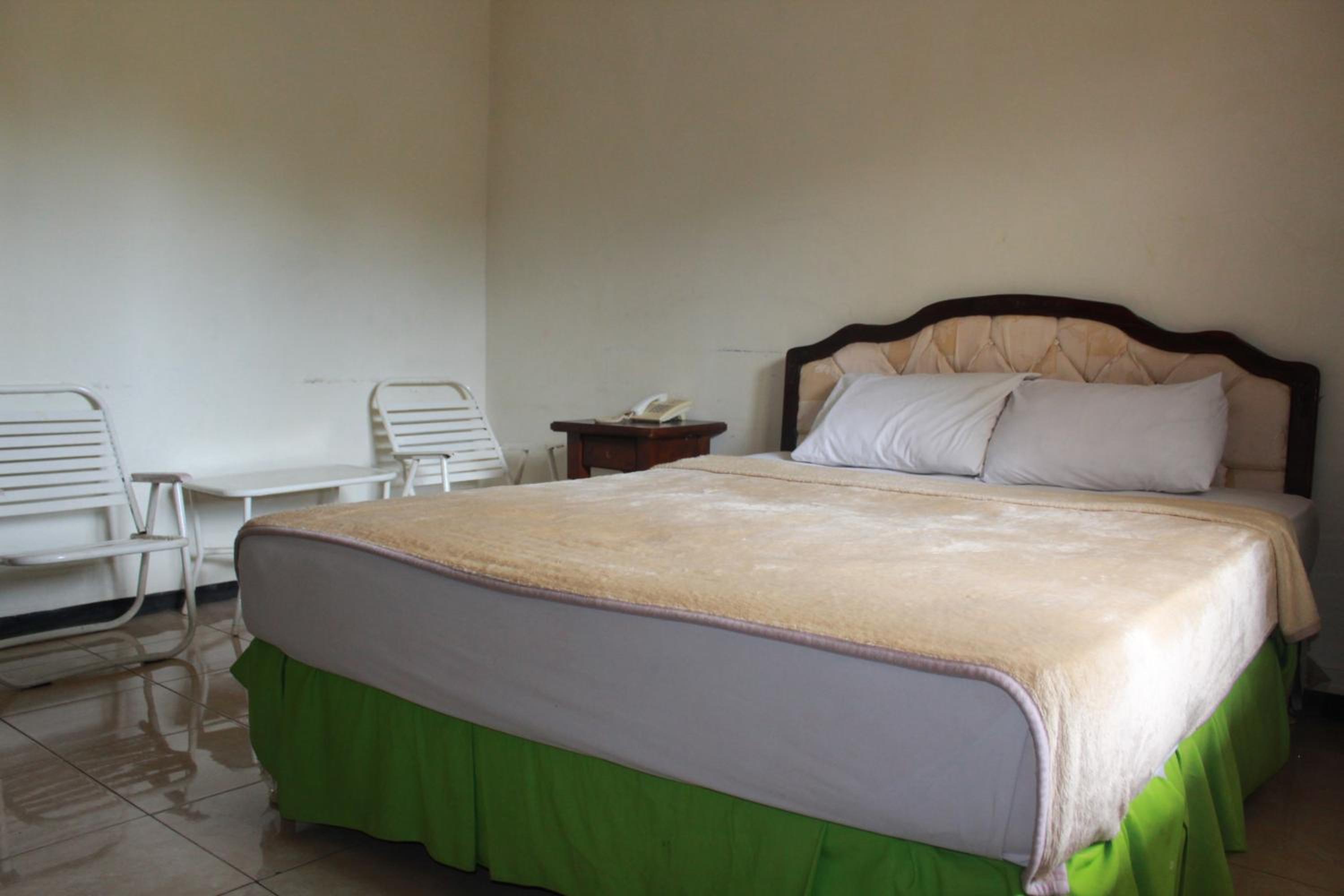 Deluxe Double or Twin Room - Photo 5
