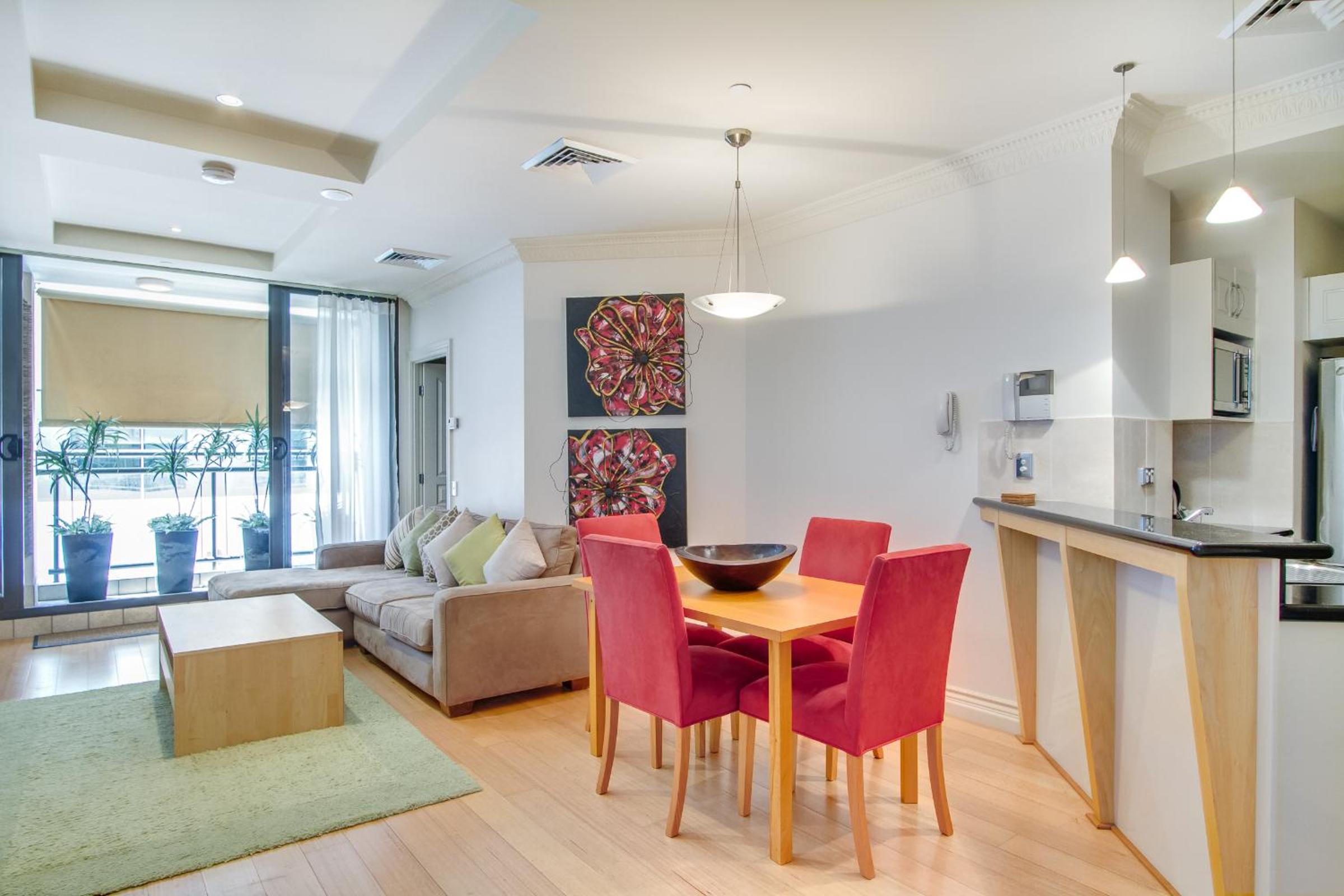 One Bedroom Luxury Apartment thumbnail 6