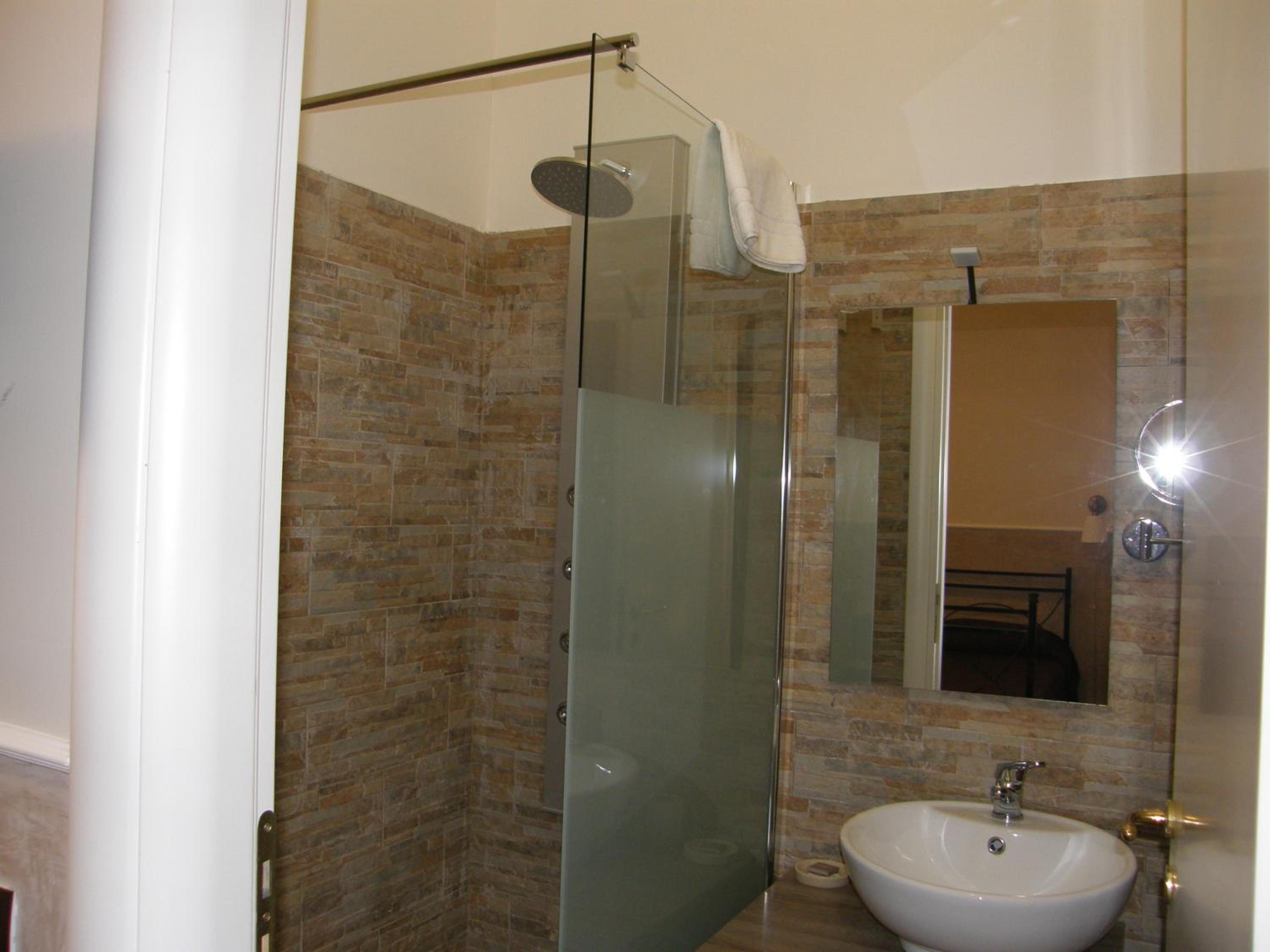 Standard Triple Room - Photo 3