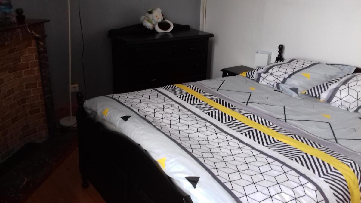 Double Room with Shared Bathroom photo 3