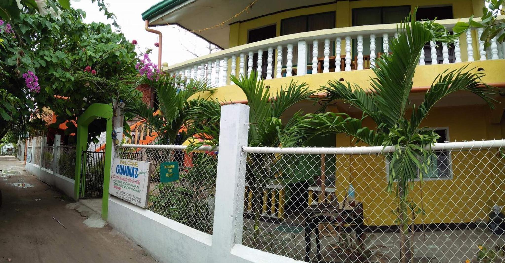 Queen Room with Balcony - Photo 4