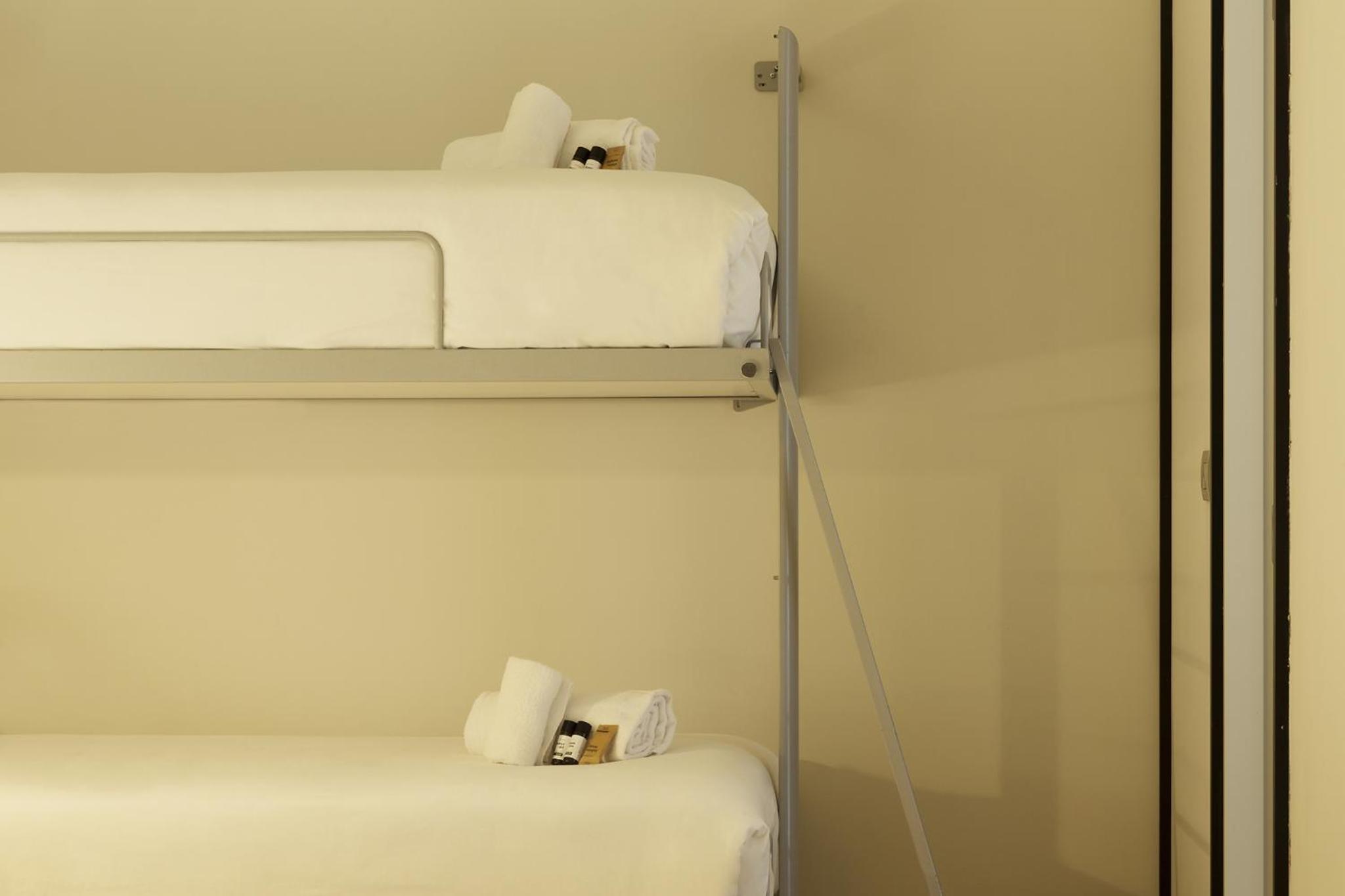Quadruple Room (4 Adults) photo 3