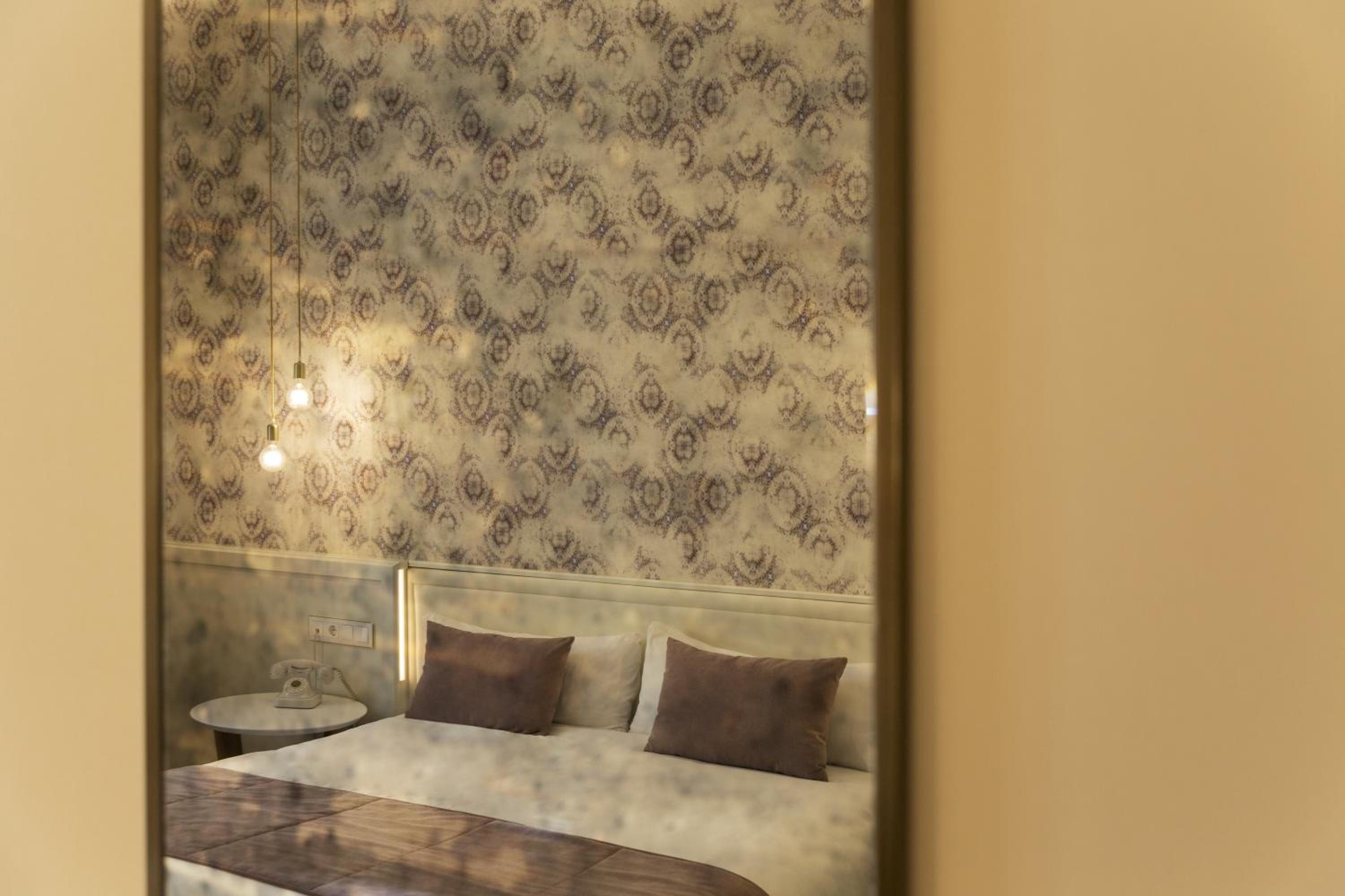 Double or Twin Room (1-2 Adults) thumbnail 5