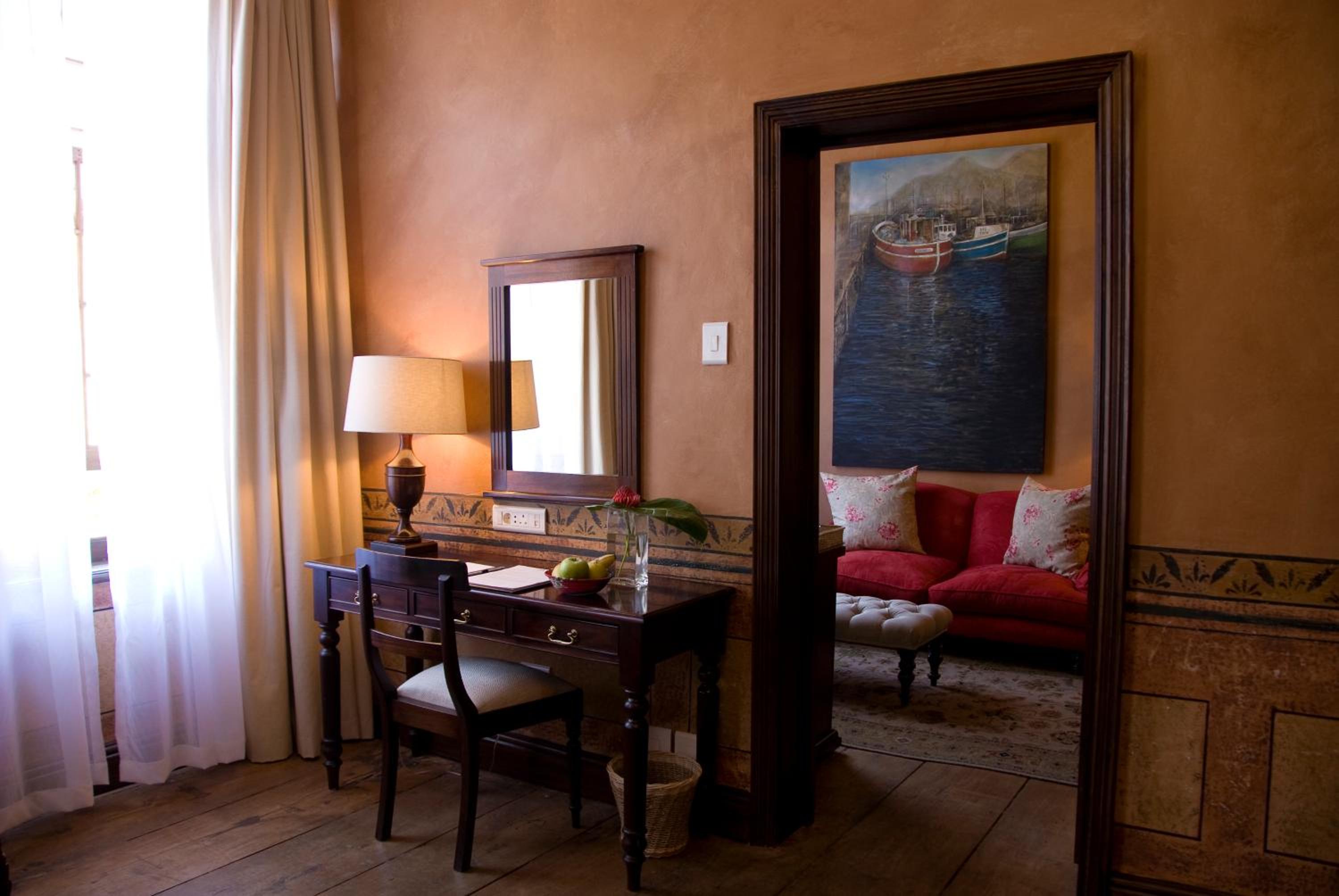 Suite - Photo 2
