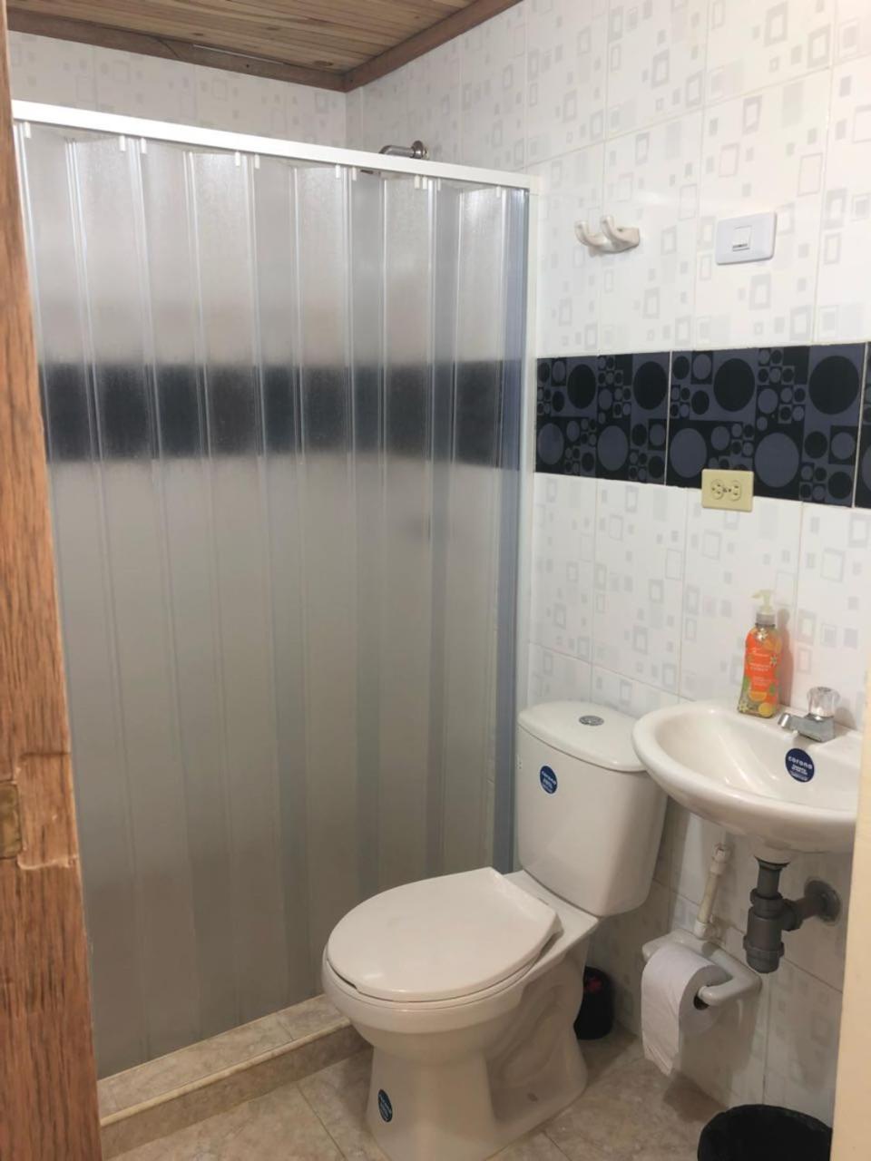 Twin Room with Private Bathroom photo 3