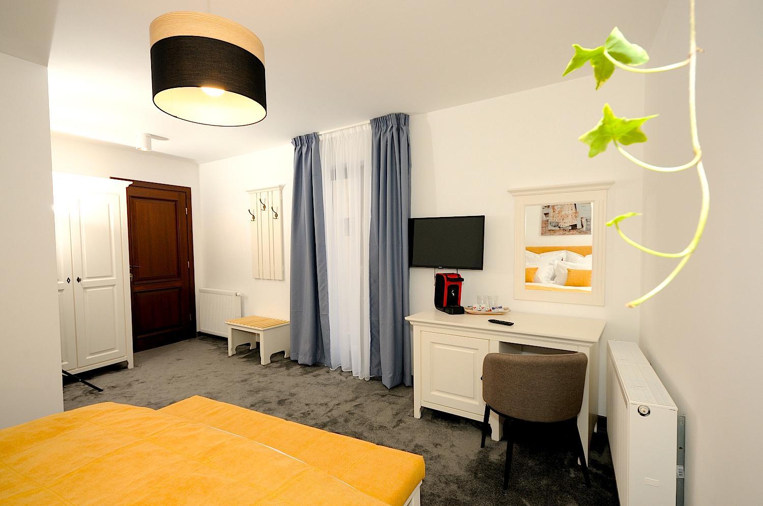 Deluxe Double Room - Photo 14