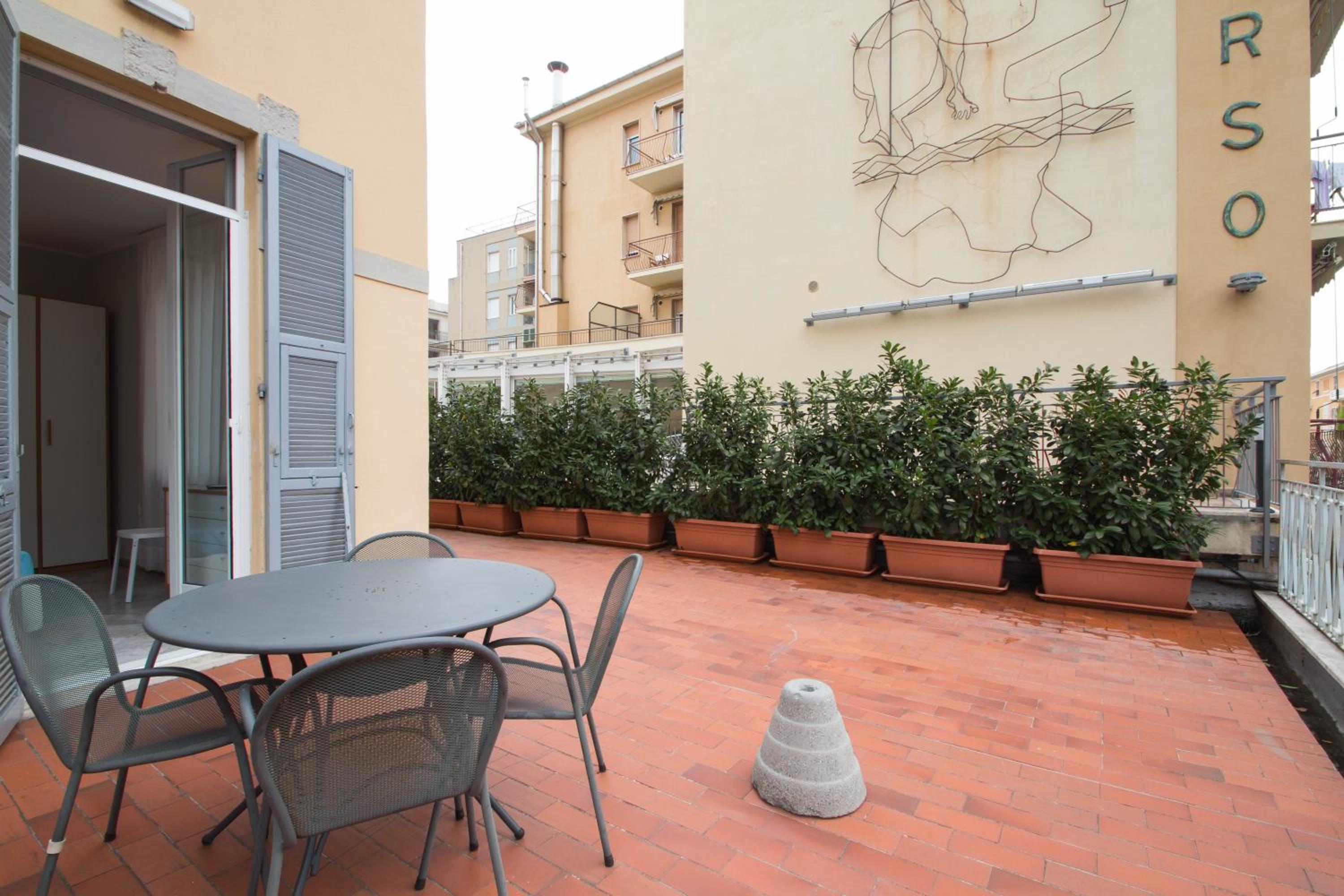 One-Bedroom Apartment - Photo 7