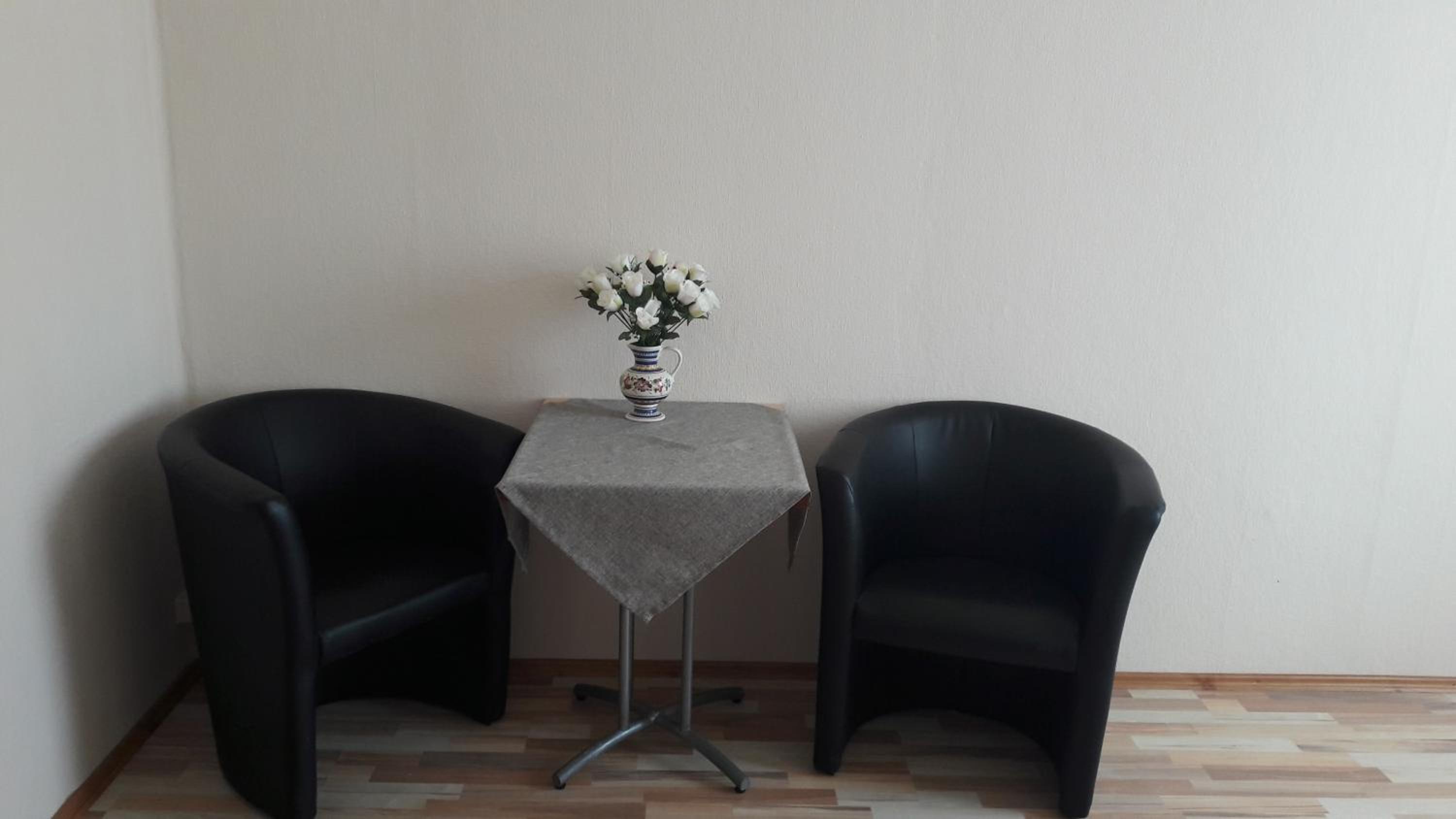 Budget Double Room - Photo 4