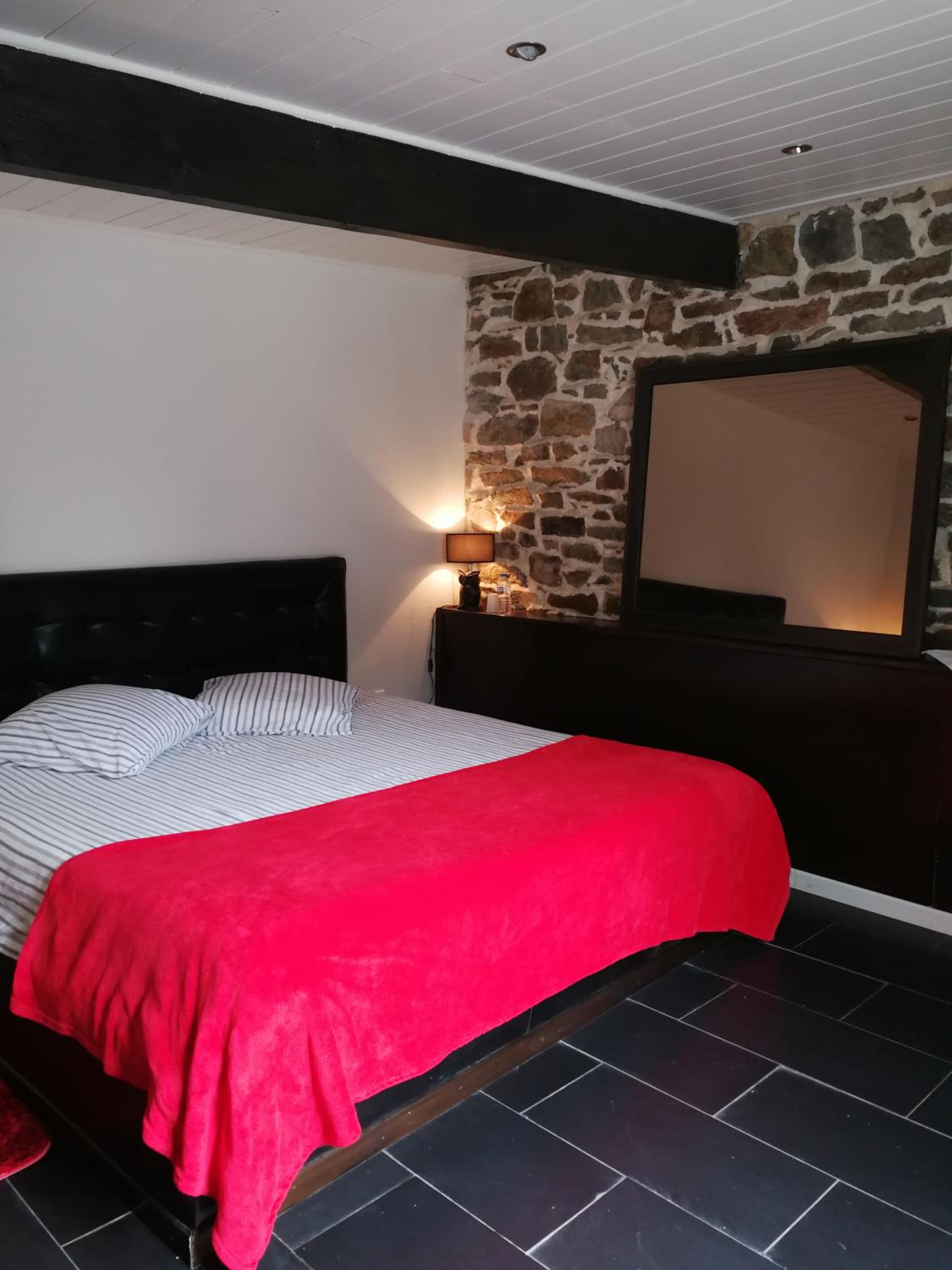 Room with King Size bed photo 2