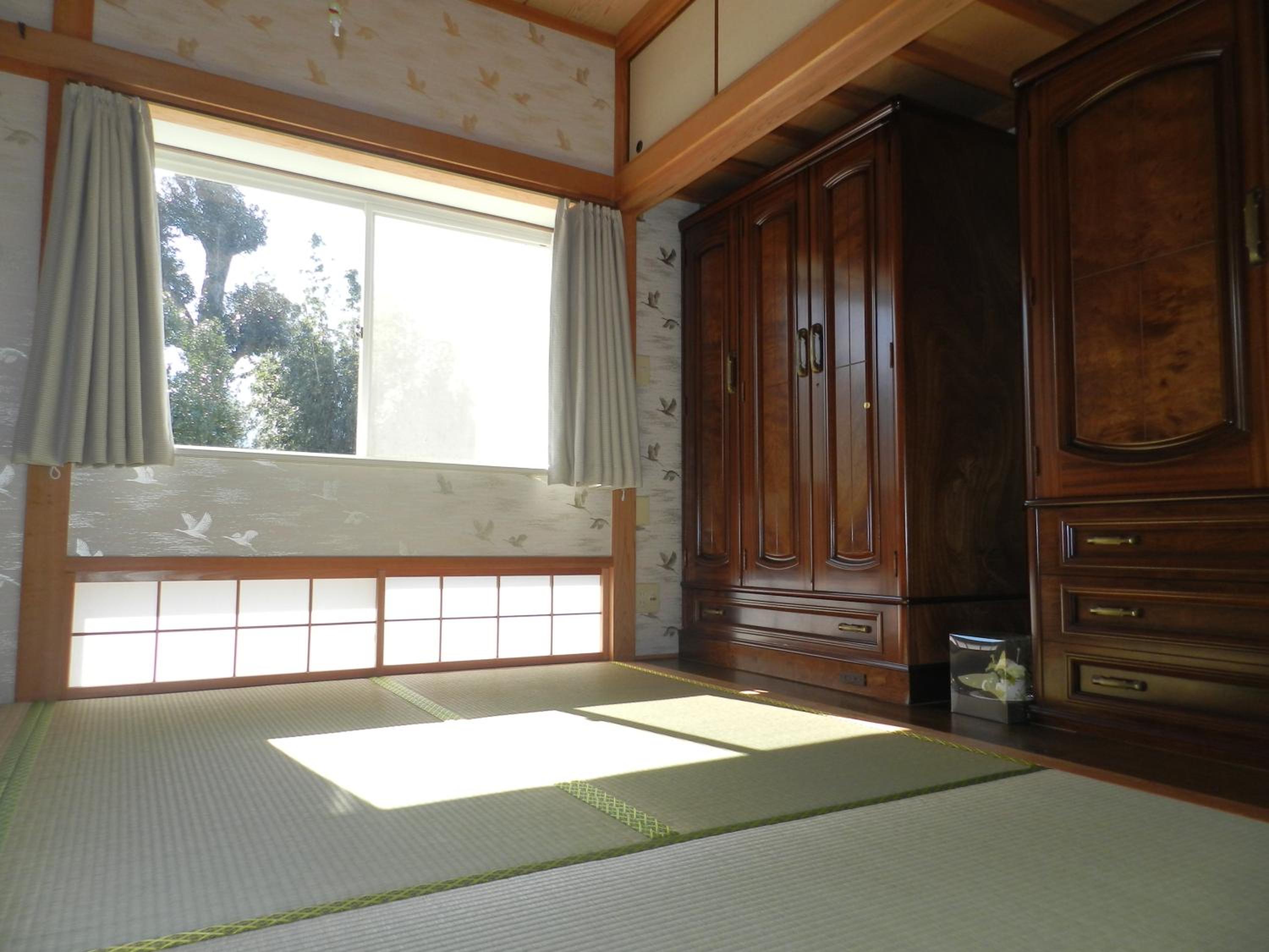 Four-Bedroom House - Photo 1